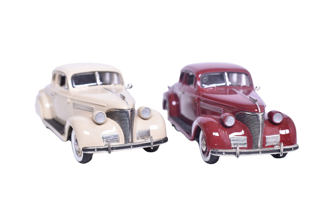 7239 - Pair of USA Models 1939 Ford Deluxe Coupe thumbnail