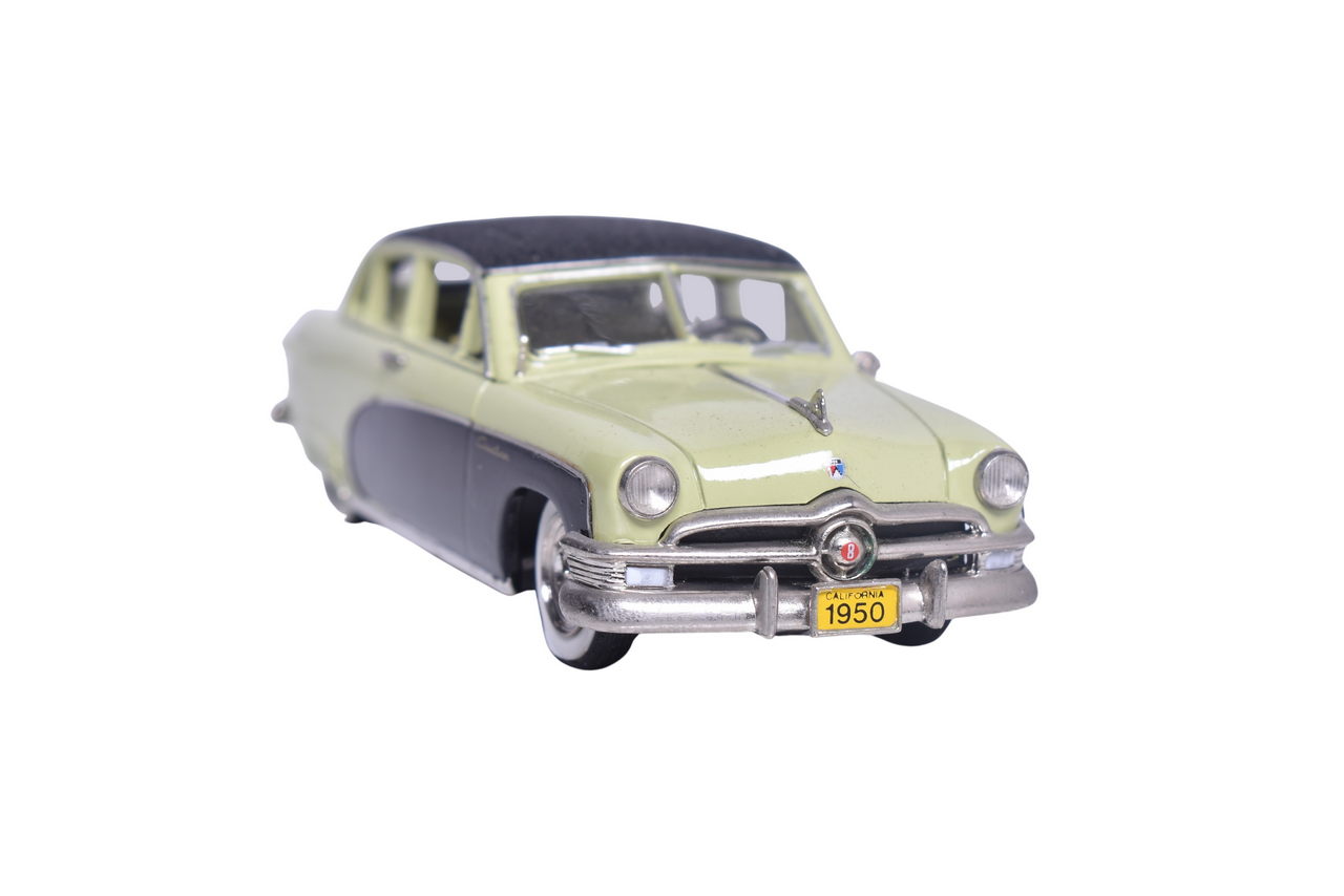7258 - Motor City USA MC-11 1950 Ford Custom Crestliner thumbnail