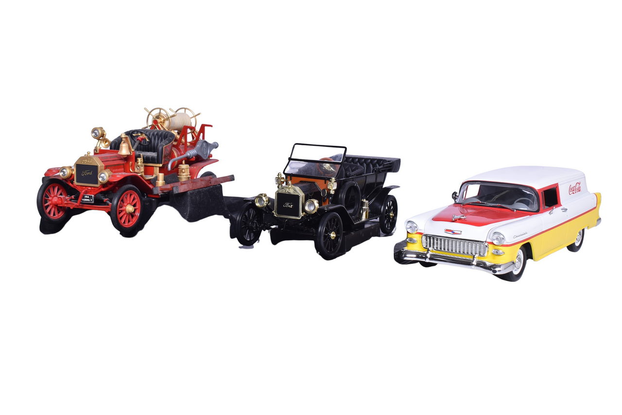 7326 - Three 1:18 Die Cast Models - Signature Series Ford Model T Fire Engine, Touring, and 1955 Chevy Sedan Delivery thumbnail