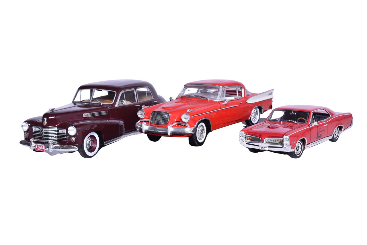 7327 - Three Die Cast Models - 1:18 Anson 1957 Studebaker Golden Hawk, 1941 Cadillac Fleetwood, and 1:24 1967 Pontiac GTO thumbnail