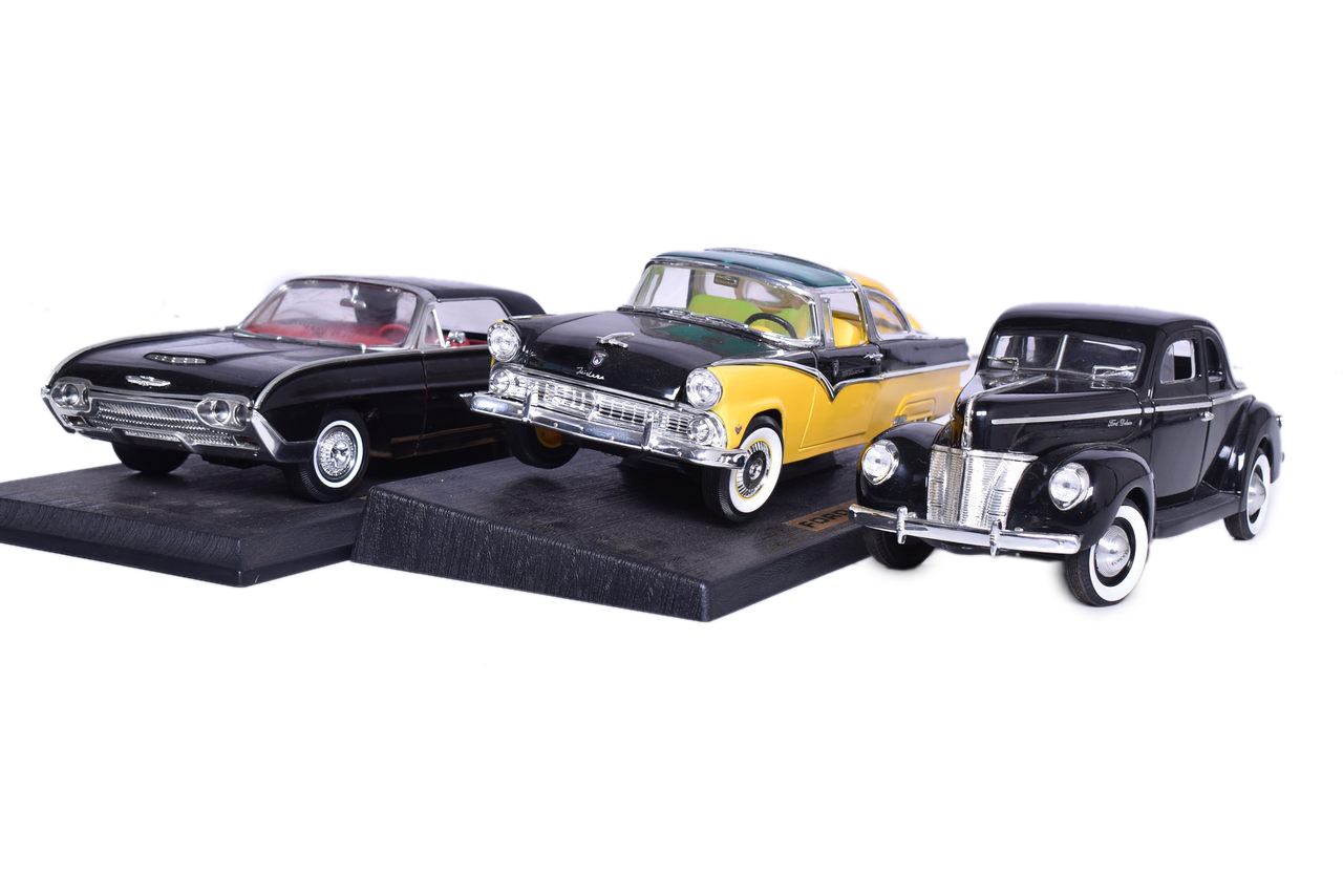 7338 - Three Eagle Race, Anson 1:18 Die Cast 1940s/50s/60s Ford Models thumbnail
