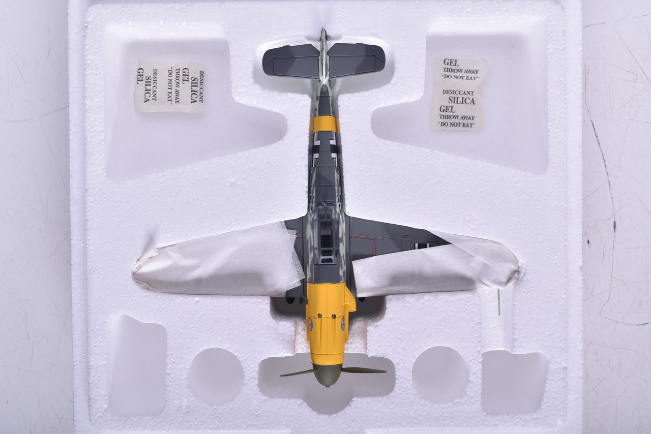 7409 - Armour Collection / Franklin Mint 1:48 BF109 Messerschmitt WWII Aces Diecast Plane thumbnail