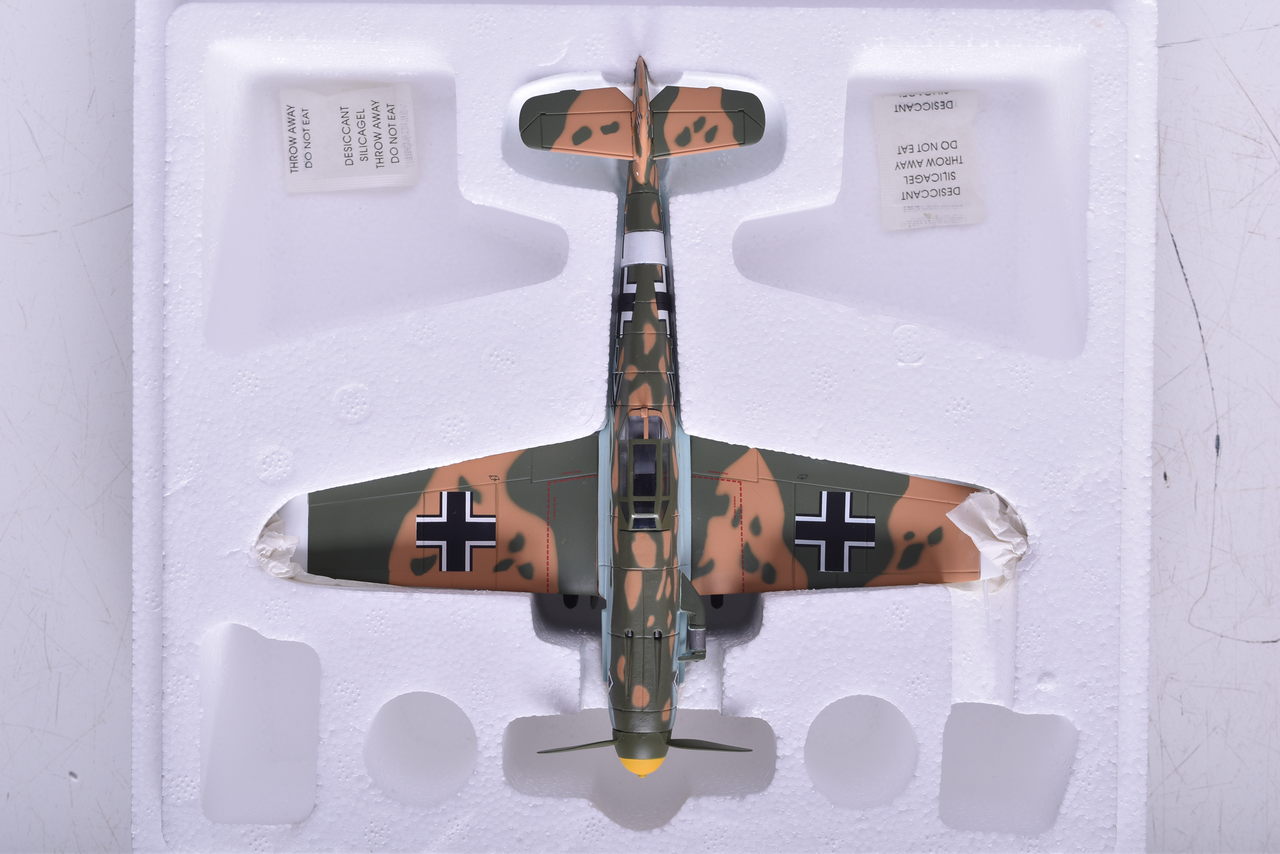 7410 - Armour Collection / Franklin Mint 1:48 BF109 Messerschmitt WWII Aces Diecast Plane thumbnail