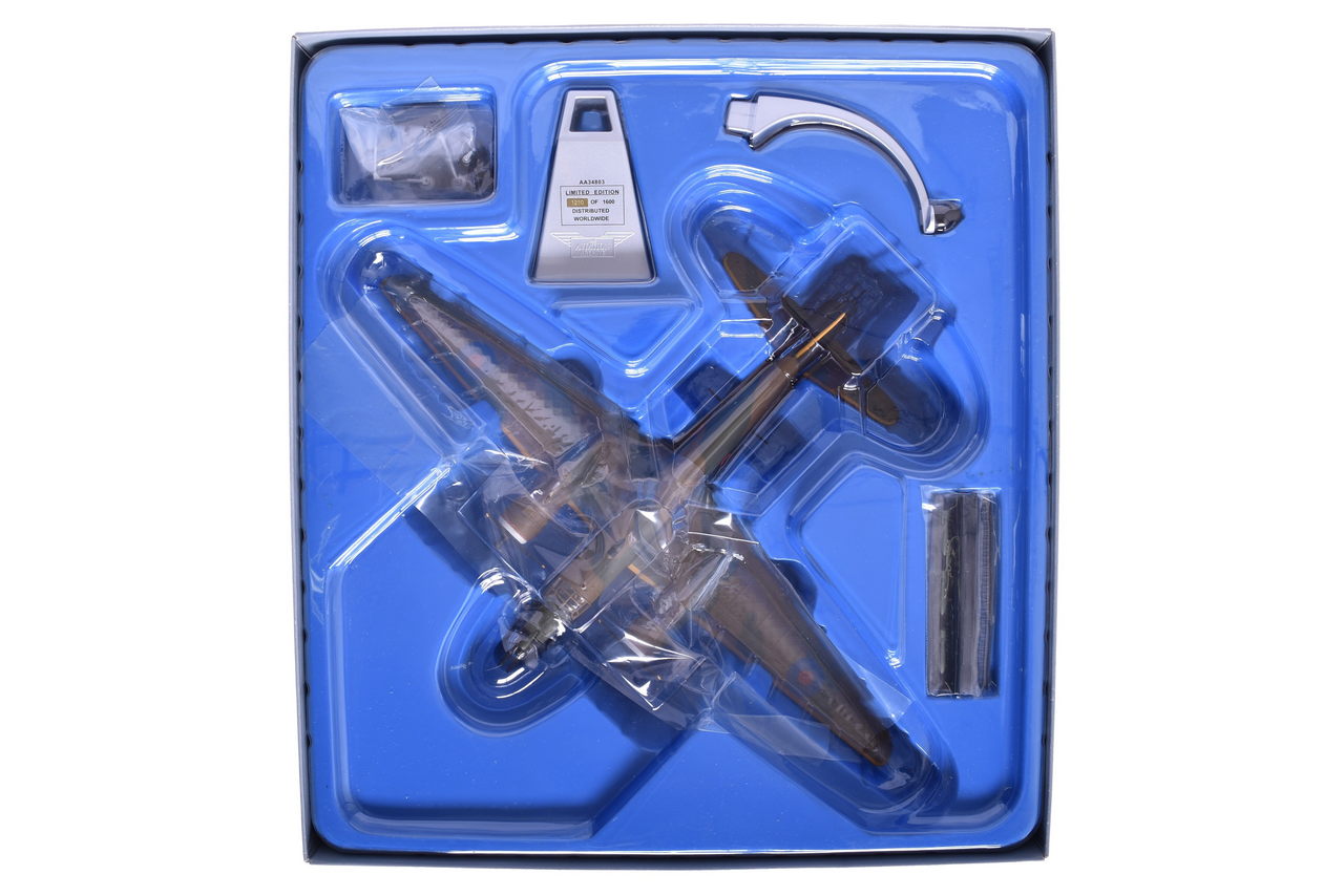 7416 - Corgi 1:72 WWII Vickers Wellington Mk. III, Z1572 Diecast Plane thumbnail