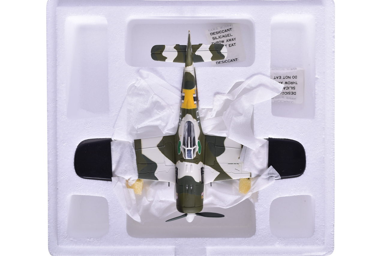 7433 - Franklin Mint / Armour Collection 98044 FW-190 Focke Wulf Luftwaffe Diecast Plane thumbnail