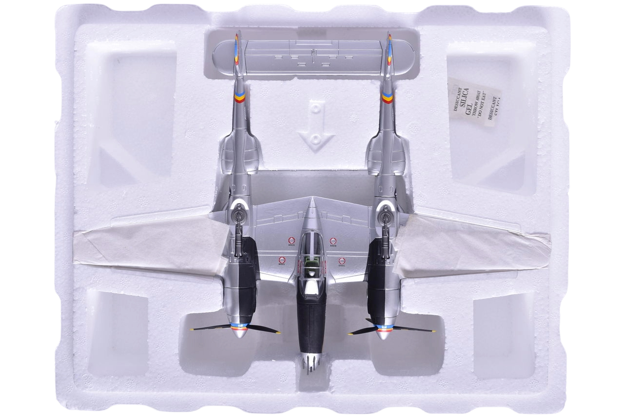 7456 - Franklin Mint / Armour Collection 98137 USAAF P38 J Lightning 