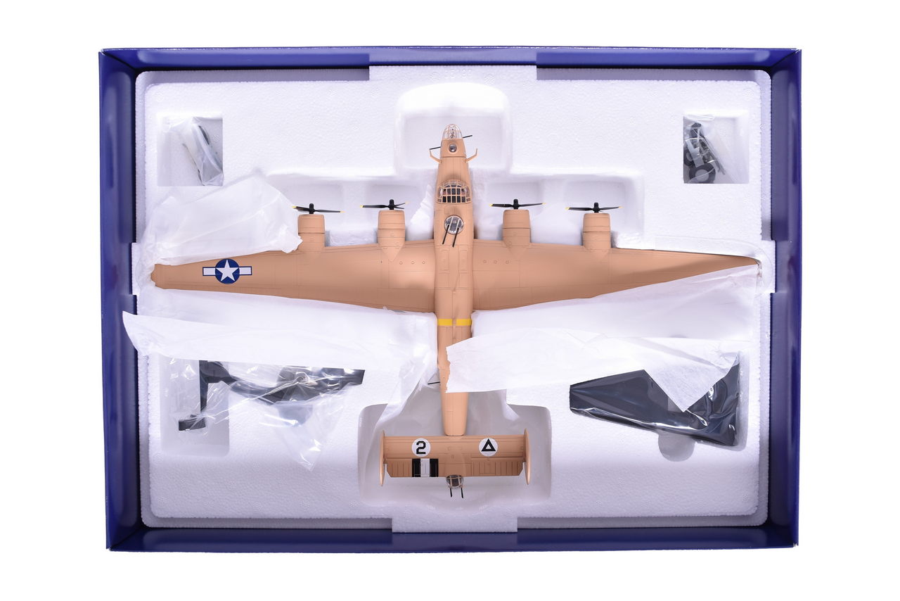7517 - Corgi 1:72 AA34003 Consolidated B-24D Liberator 'Strawberry Bitch' Diecast Military Plane thumbnail
