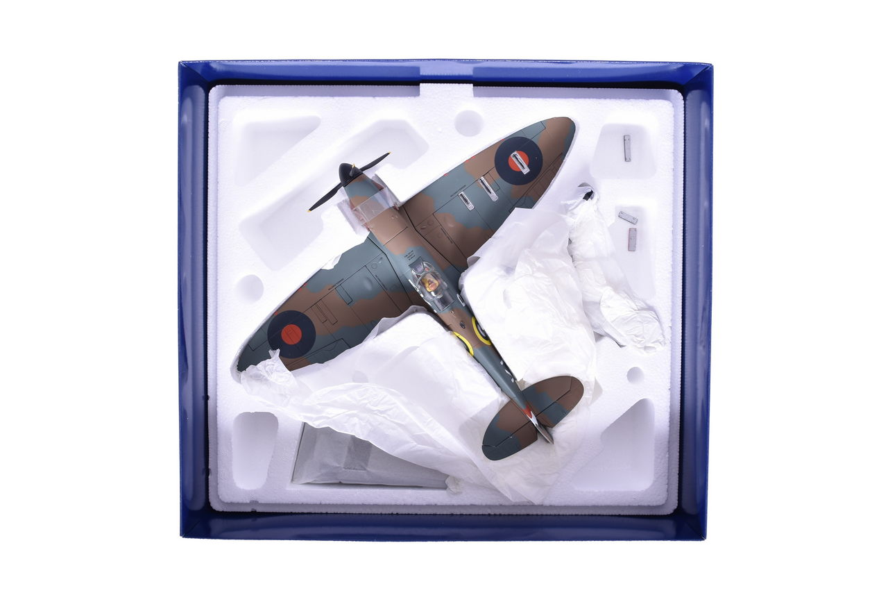 7524 - Corgi 1:32 AA33904 Spitfire Mk1 N31383/KL-B 