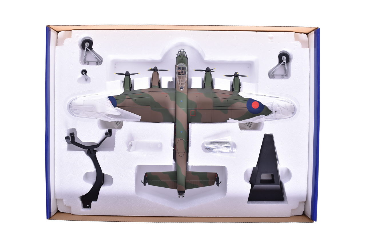 7525 - Corgi 1:72 WWII Avro Lancaster MkIII Diecast Plane thumbnail