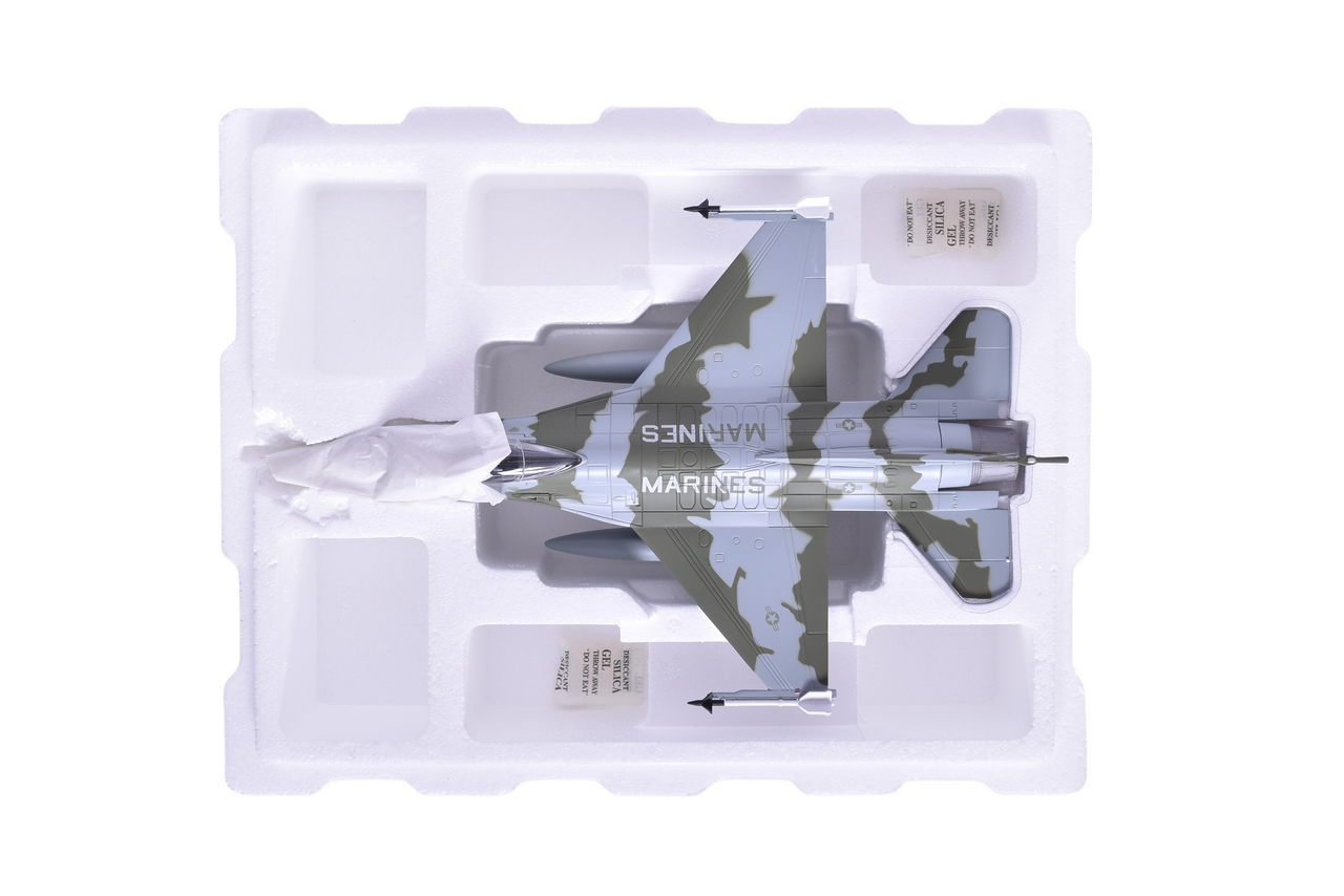 7530 - Armour Collection / Franklin Mint 1:48 US Marines F-16 Falcon Diecast Jet thumbnail