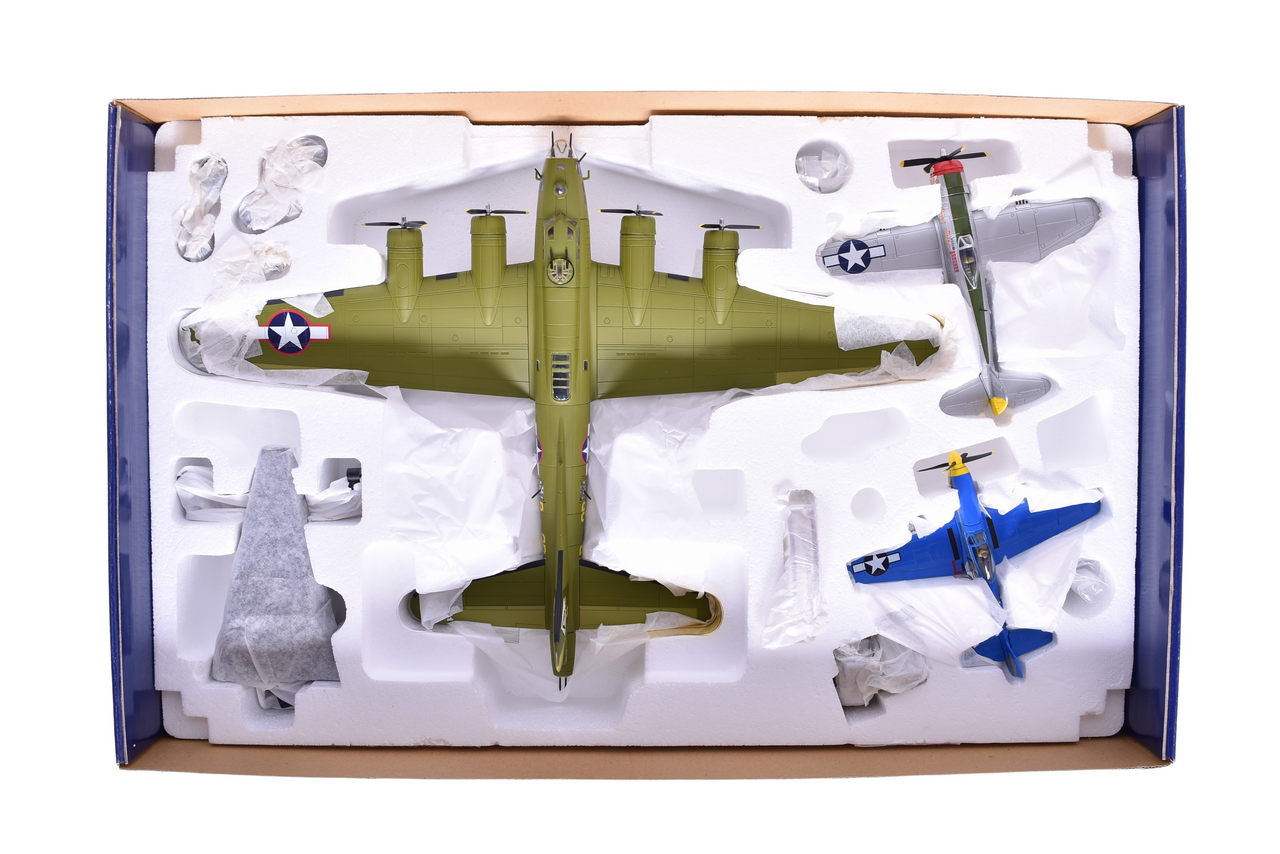 7559 - Three Piece Set of Corgi 1:72 AA99126 Boeing B-F17, P47D Thunderbolt, P51D Mustang Diecast WWII Air Force Planes thumbnail