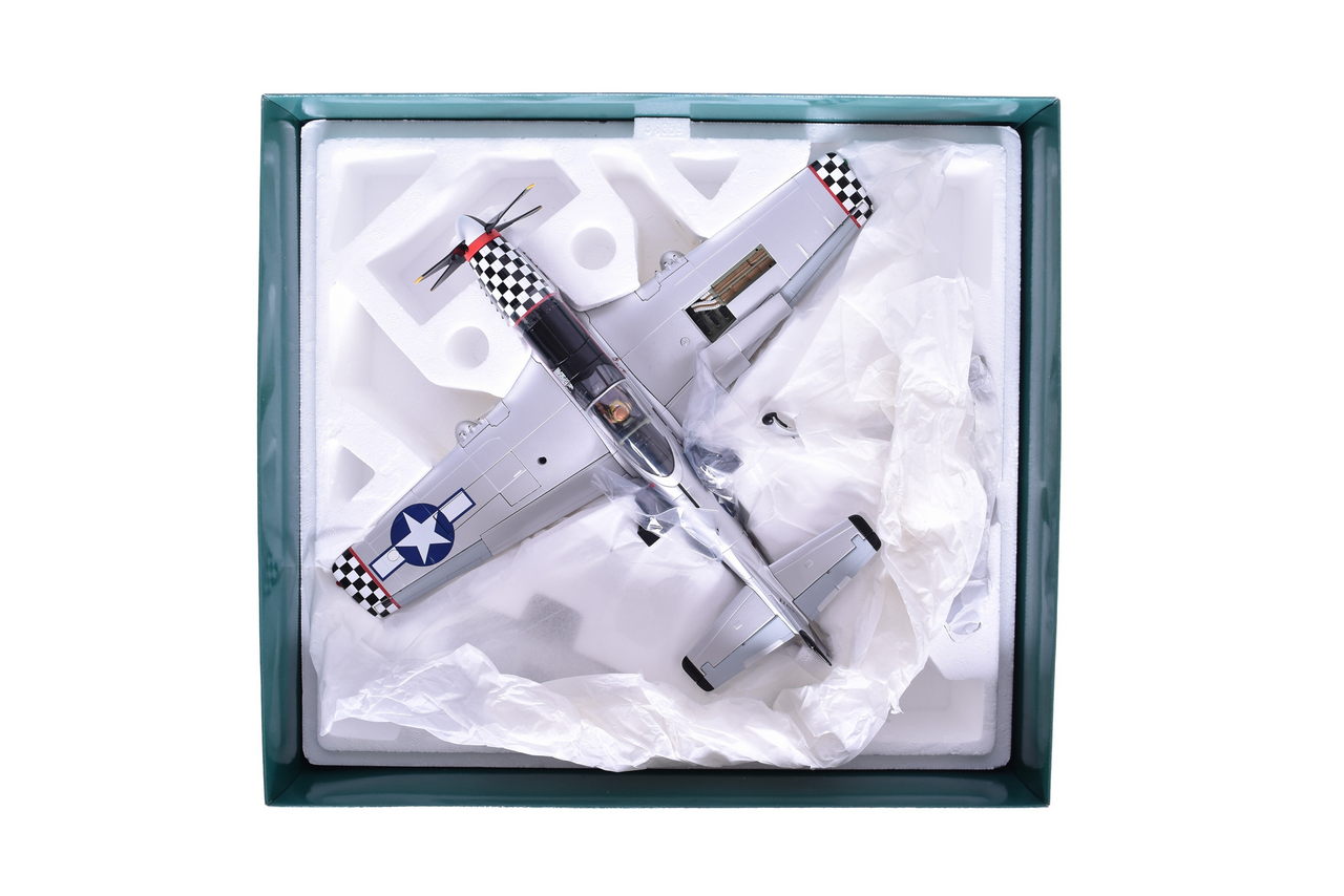 7560 - Corgi 1:32 AA34403 P-51D-20-NA Mustang 'Big Beautiful Doll' Diecast WWII Military Plane thumbnail