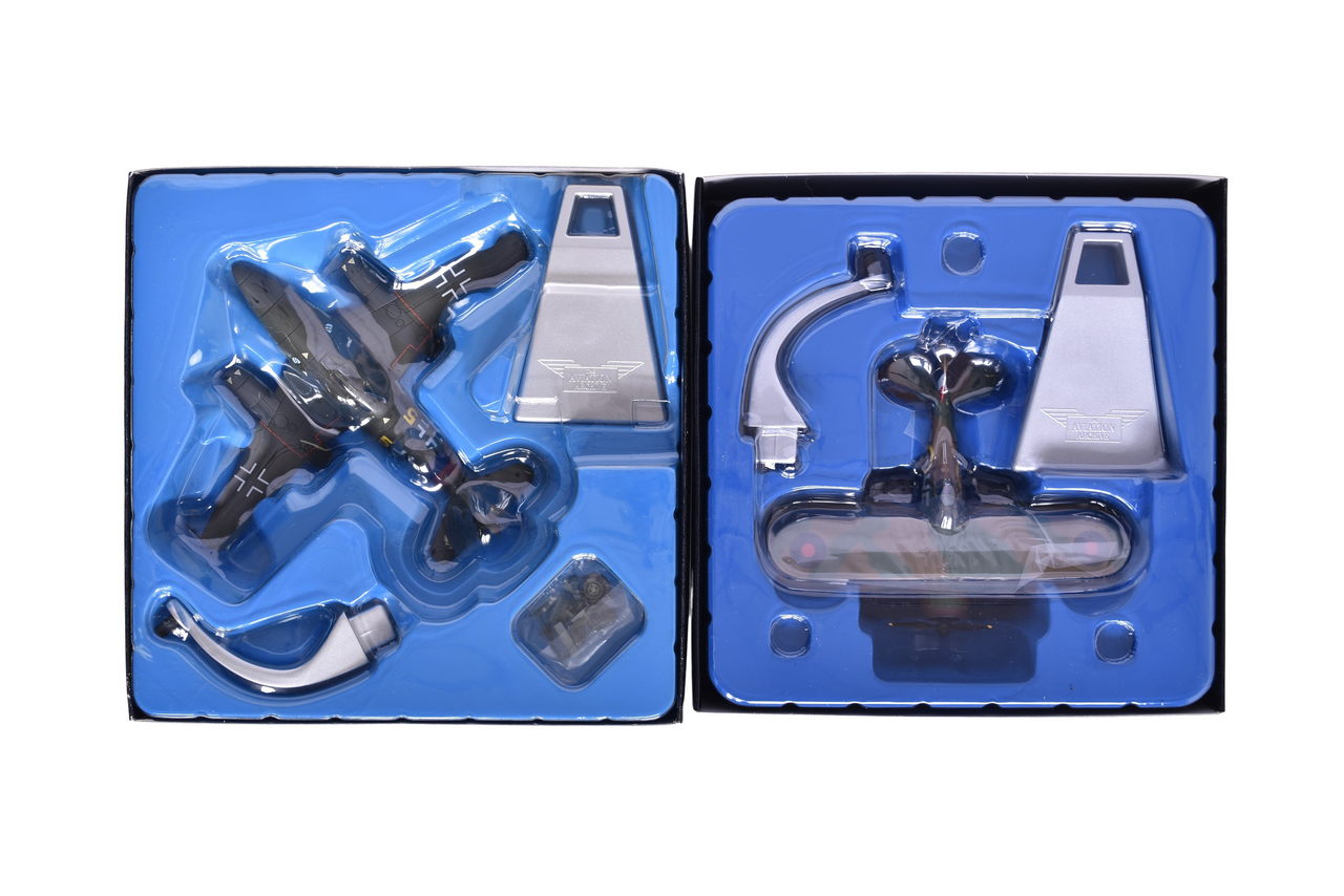 7589 - Pair of Corgi 1:72 Diecast WWII Military Planes - Me 262A-1a and Gloster Gladiator Mk.II - He-G thumbnail
