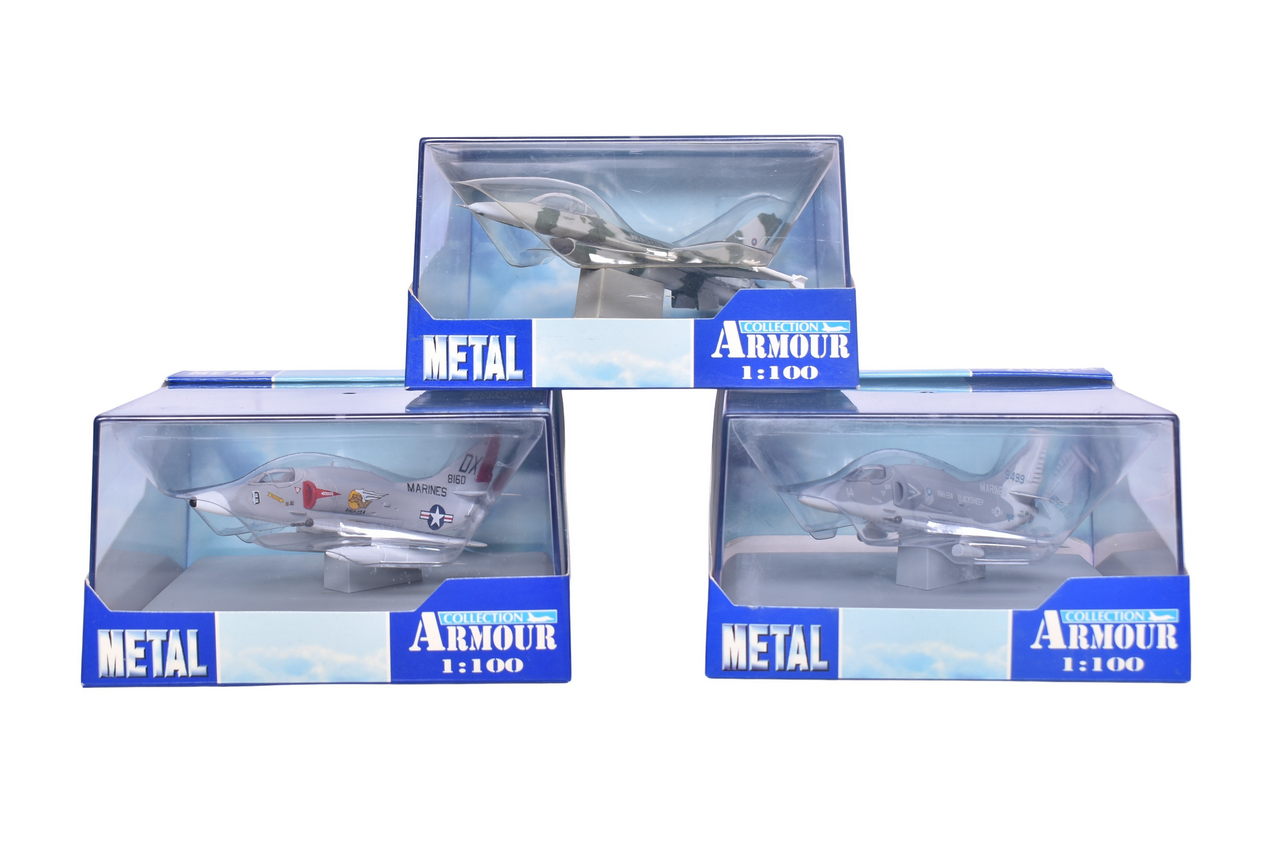 7732 - Trio of Armour Collection / Franklin Mint 1:100 U.S. Marines Diecast Planes thumbnail