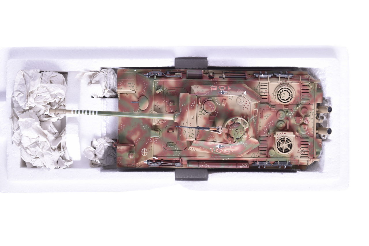 7797 - Minichamps 1:35 Panzerkampfwagen V Panther Ausf. G Diecast German WWII Military Tank thumbnail