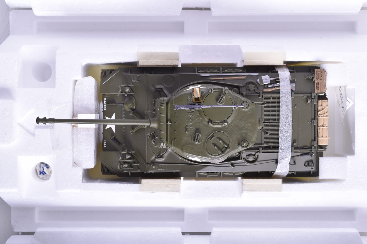 7804 - Franklin Mint 1:24 General George S. Patton's M4-A3 Sherman Tank Diecast WWII Model thumbnail