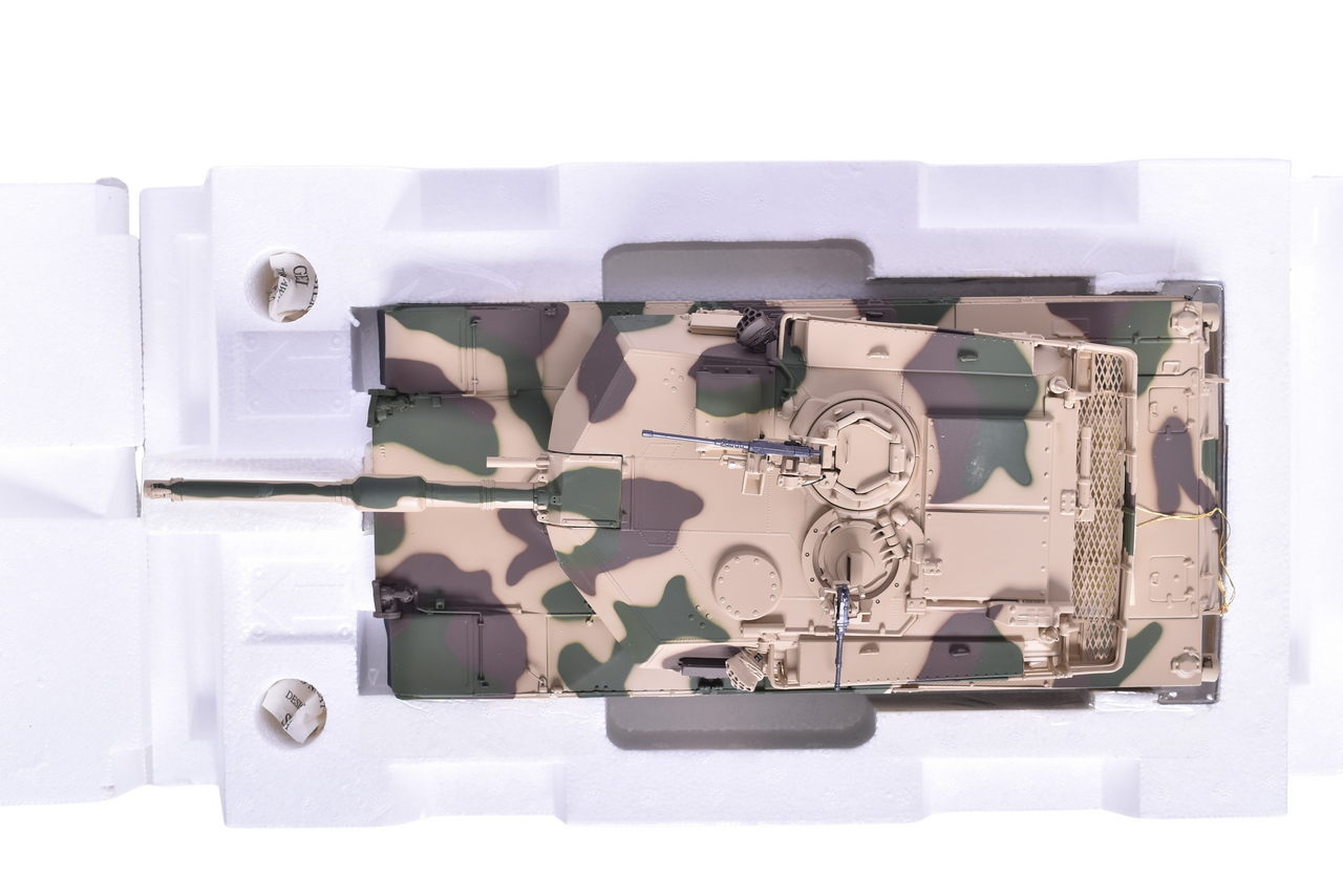 7886 - Franklin Mint 1:24 M1A1 Abrams Diecast Military Tank thumbnail