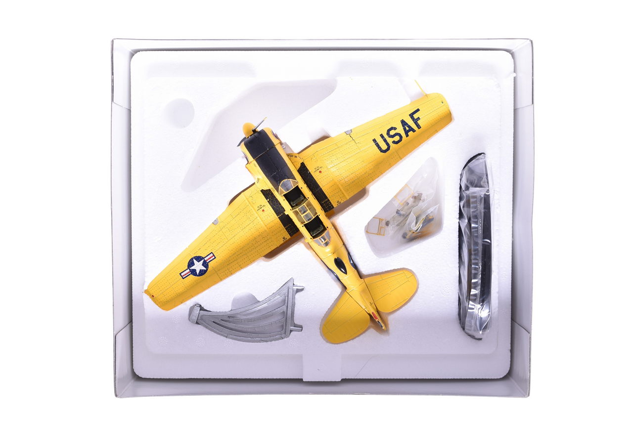 7898 - Eagles International 1:48 T-6/SNJ Texan/Harvard Diecast Plane - PARTS ONLY thumbnail