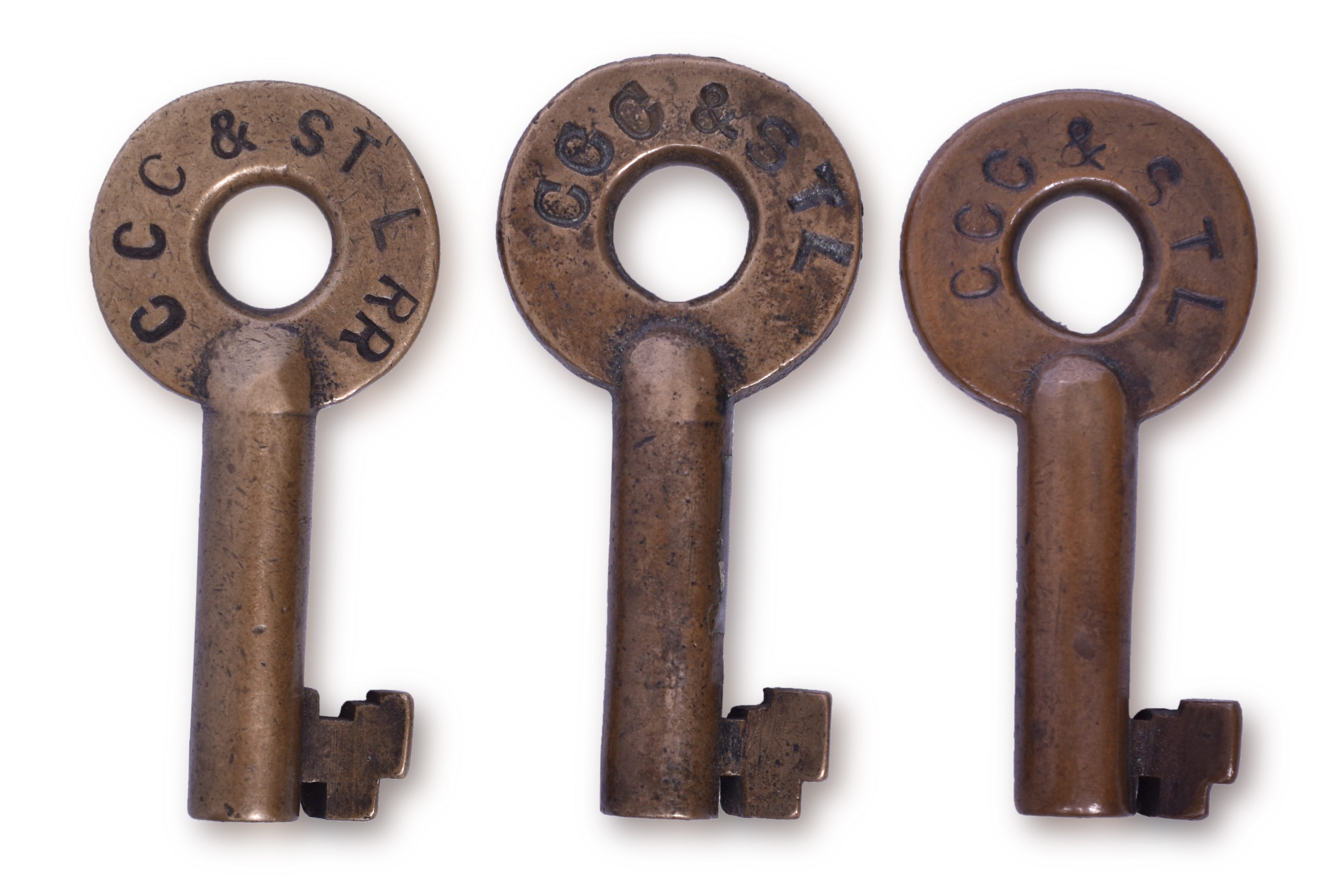 2040 - Three Cleveland, Cincinnati, Chicago & St. Louis Railroad Brass Keys - Fraim, A&W thumbnail