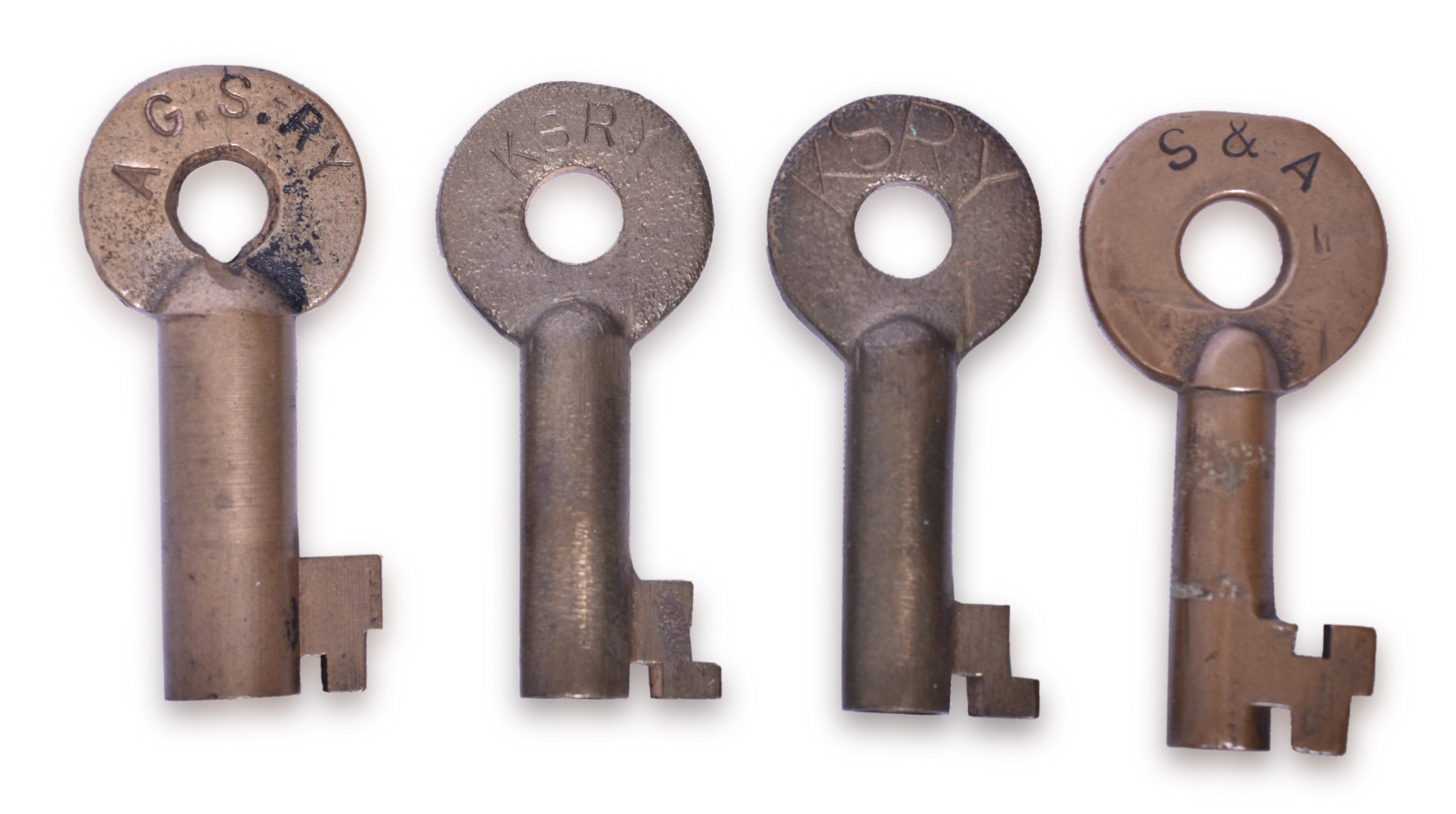 2096 - Four Brass Railroad Keys Savannah and Atlanta, Alabama Great Southern, Kosciusko and Southwestern thumbnail