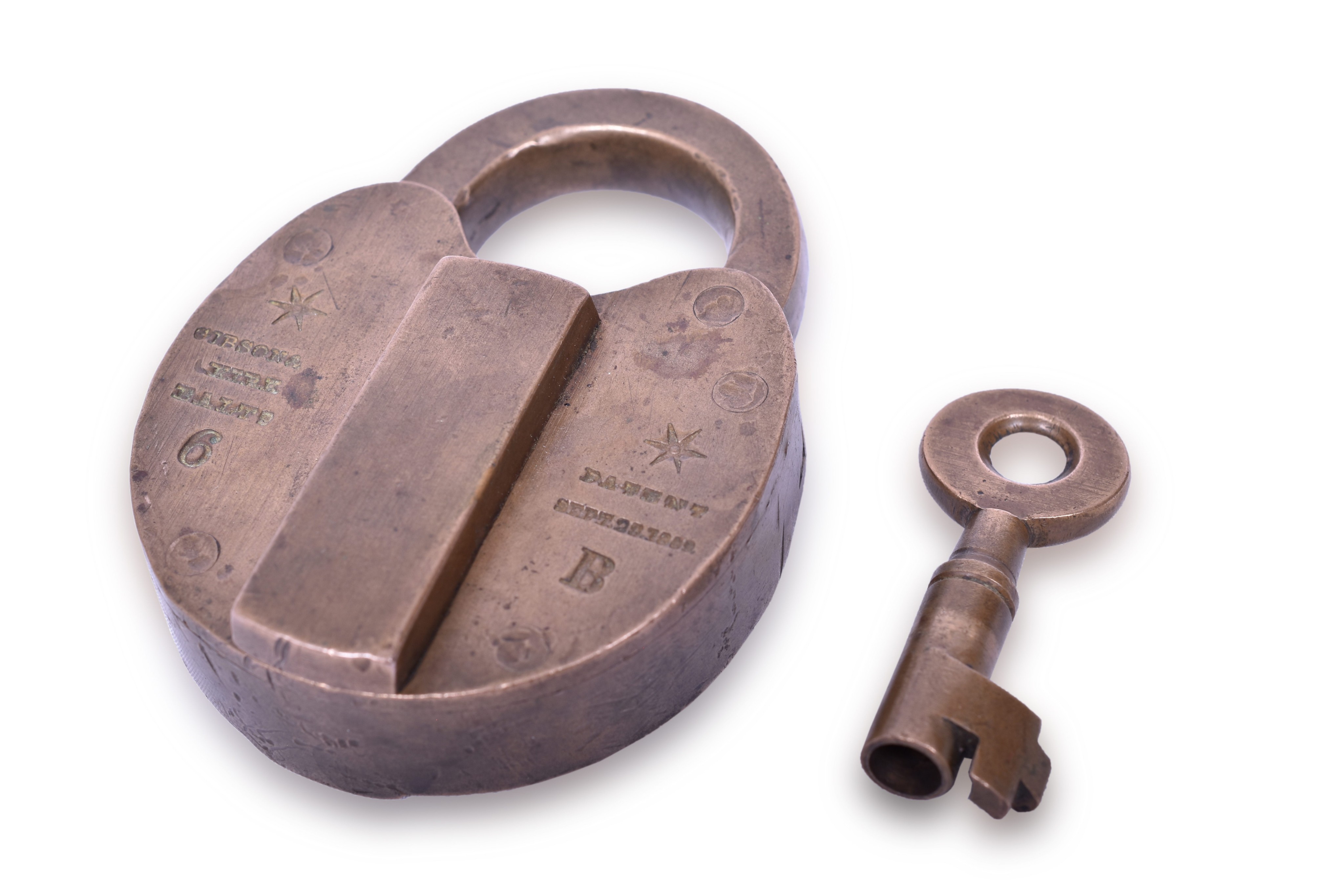 2190 - Gibson & Kirk Brass 6B Lock with Key thumbnail