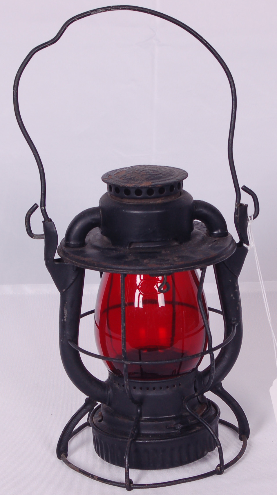 23 - Dietz Vesta New York Central Railroad red globe lantern thumbnail