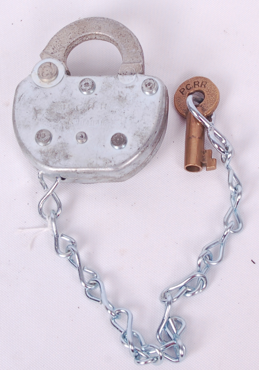 33 - Adlake Penn Central Railroad lock and key thumbnail