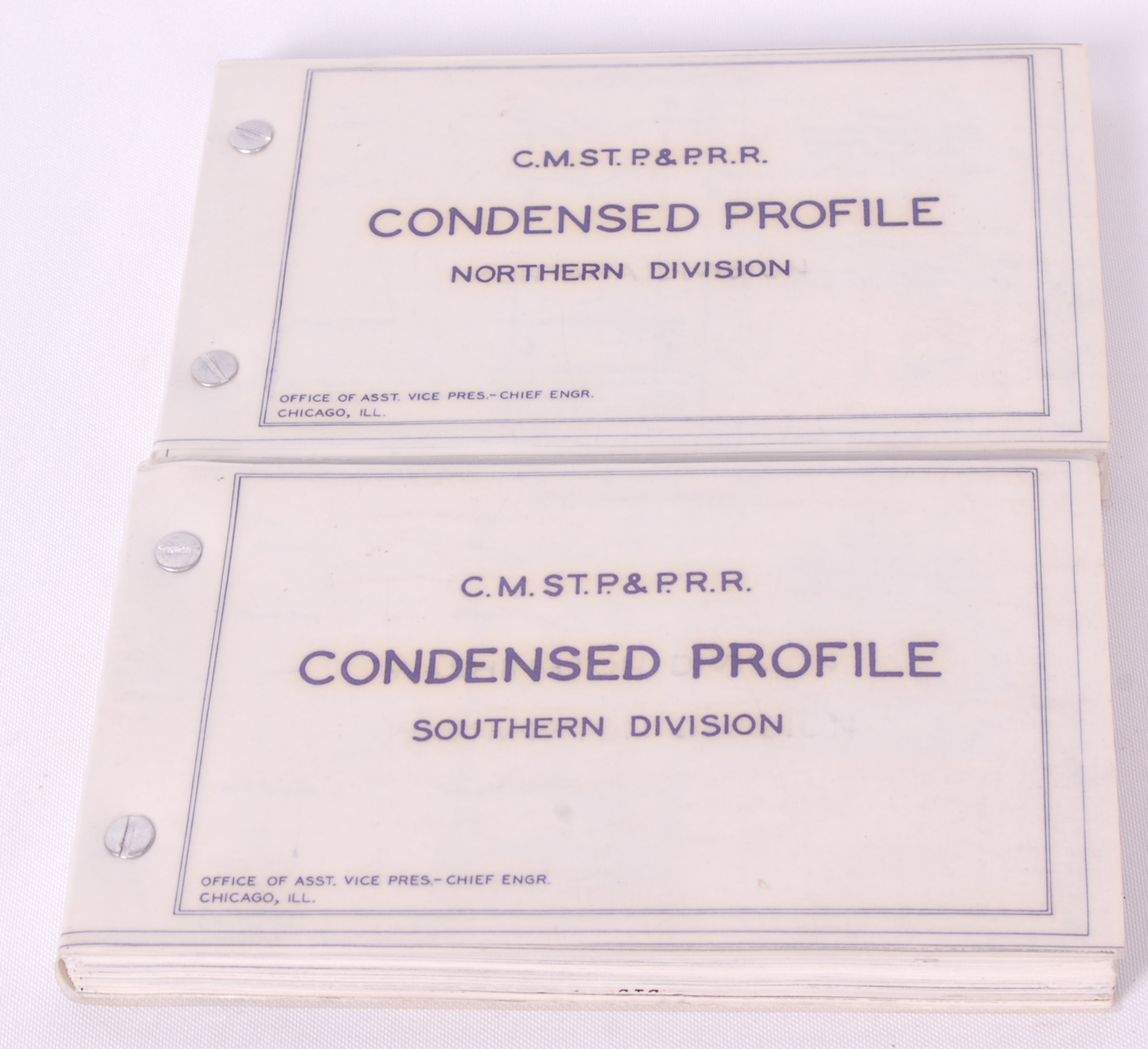 41 - Pair of Milwaukee Road Railroad condensed profile booklets for the Illinois Northern and Southern division thumbnail