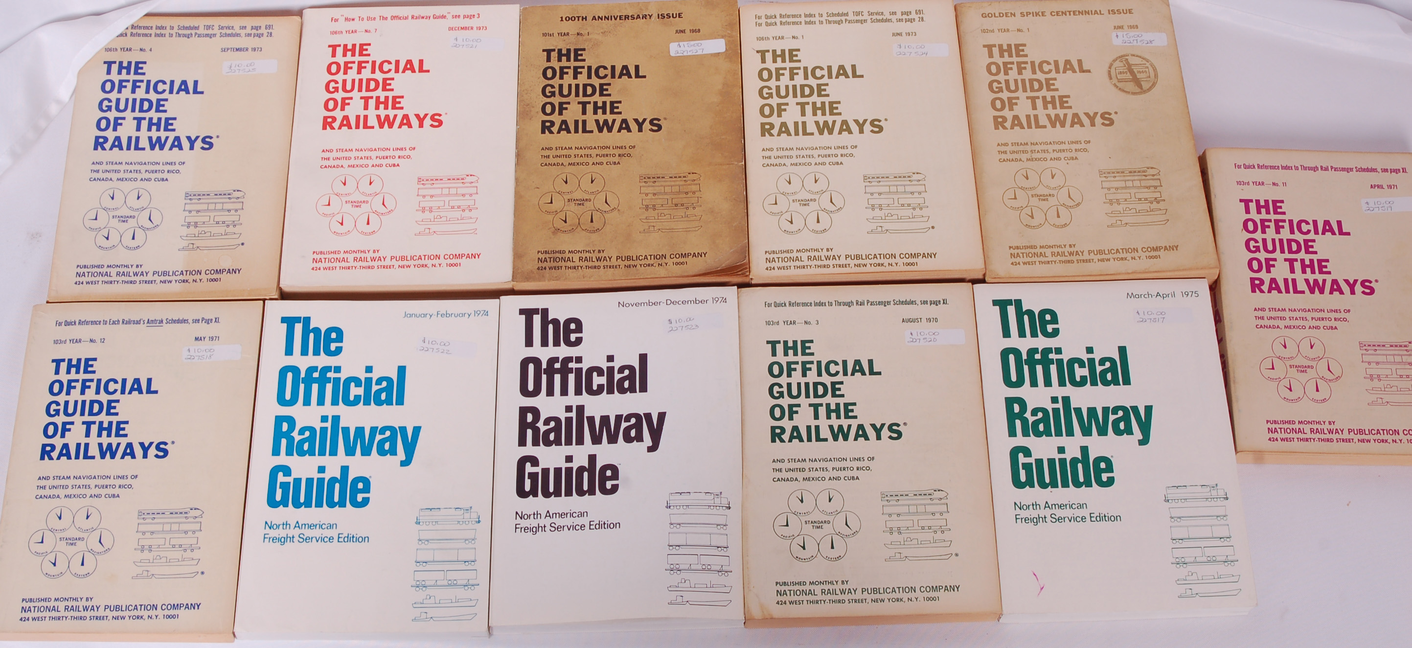 45 - Eleven copies of The Official Guide of the Railways from 1968 to 1975 thumbnail
