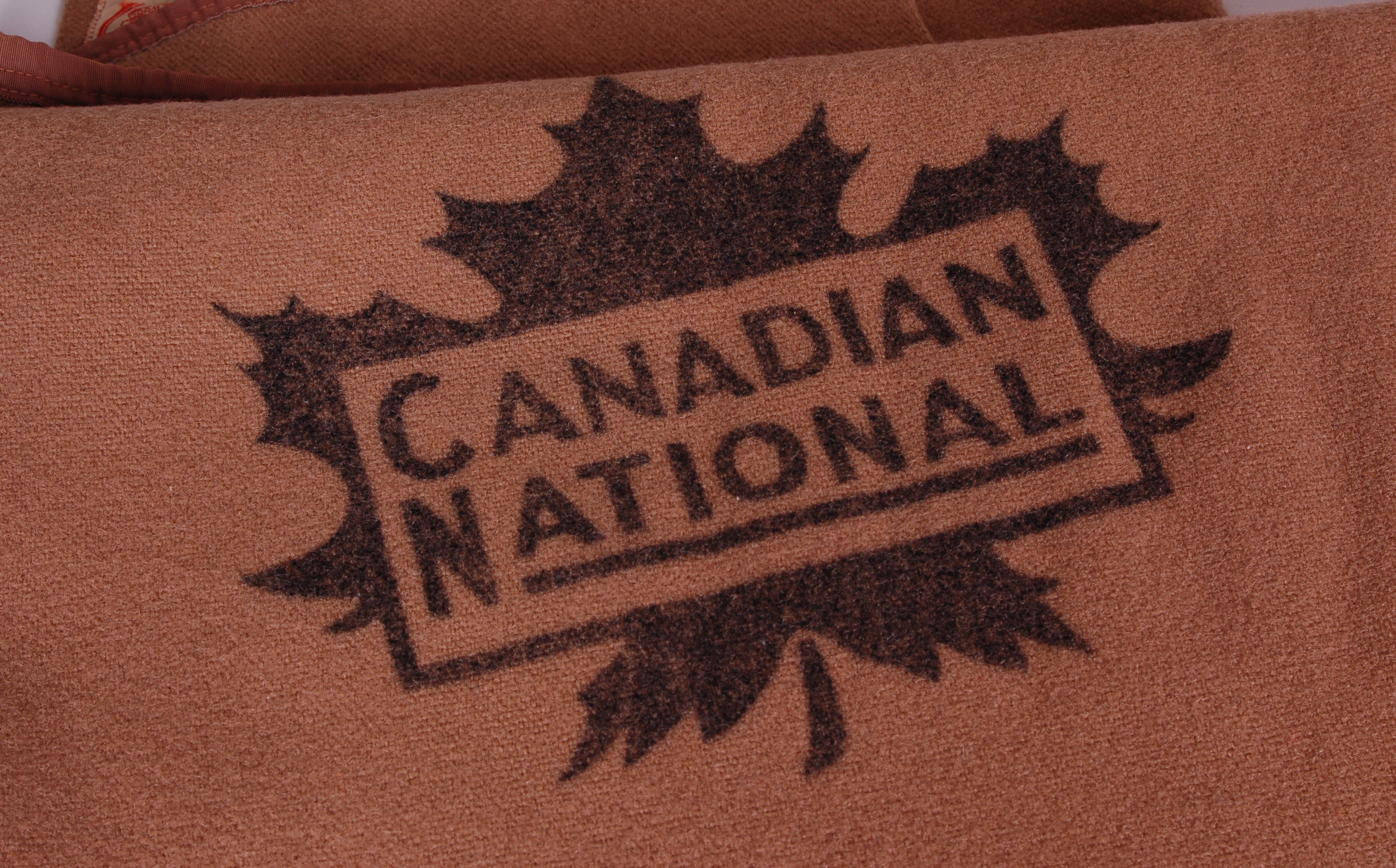 91 - Canadian National Railway Wool HR Horn Blanket w/ Herald thumbnail