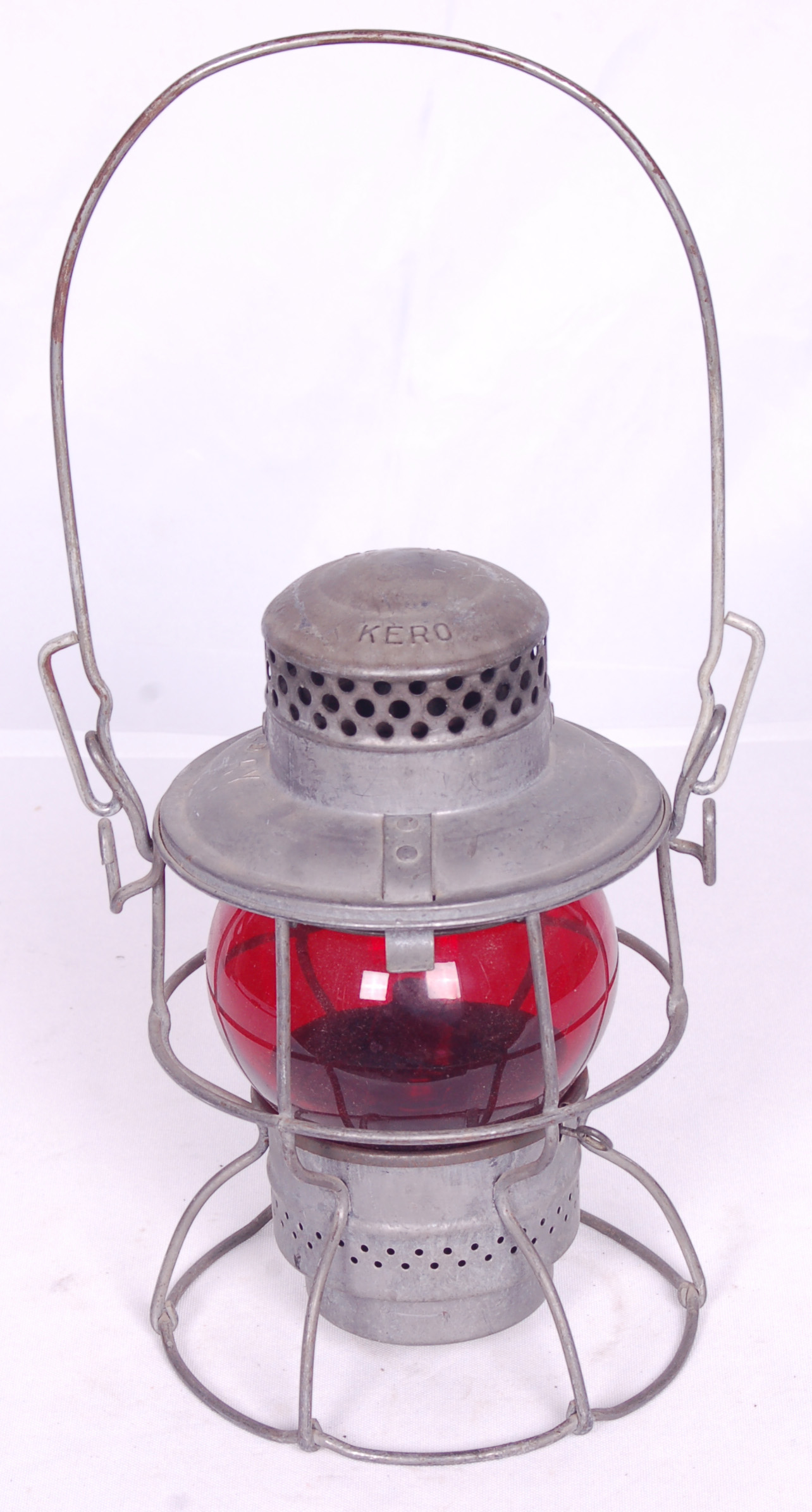 165 - Adlake Kero Duluth Winnipeg & Pacific Railroad Red Globe Lantern thumbnail