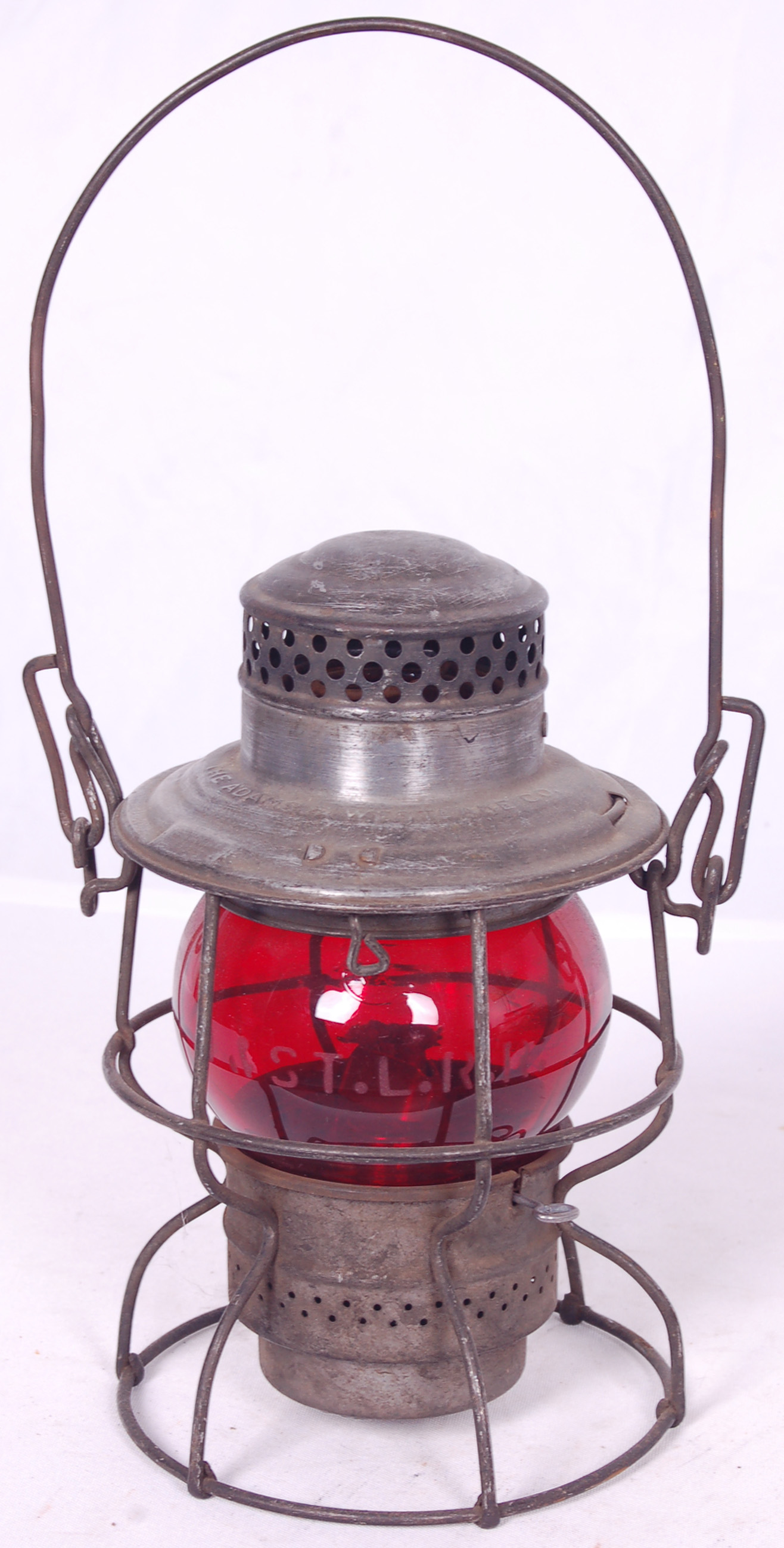 192 - Adams & Westlake Minneapolis & St. Louis Railroad Red Short Globe Lantern thumbnail