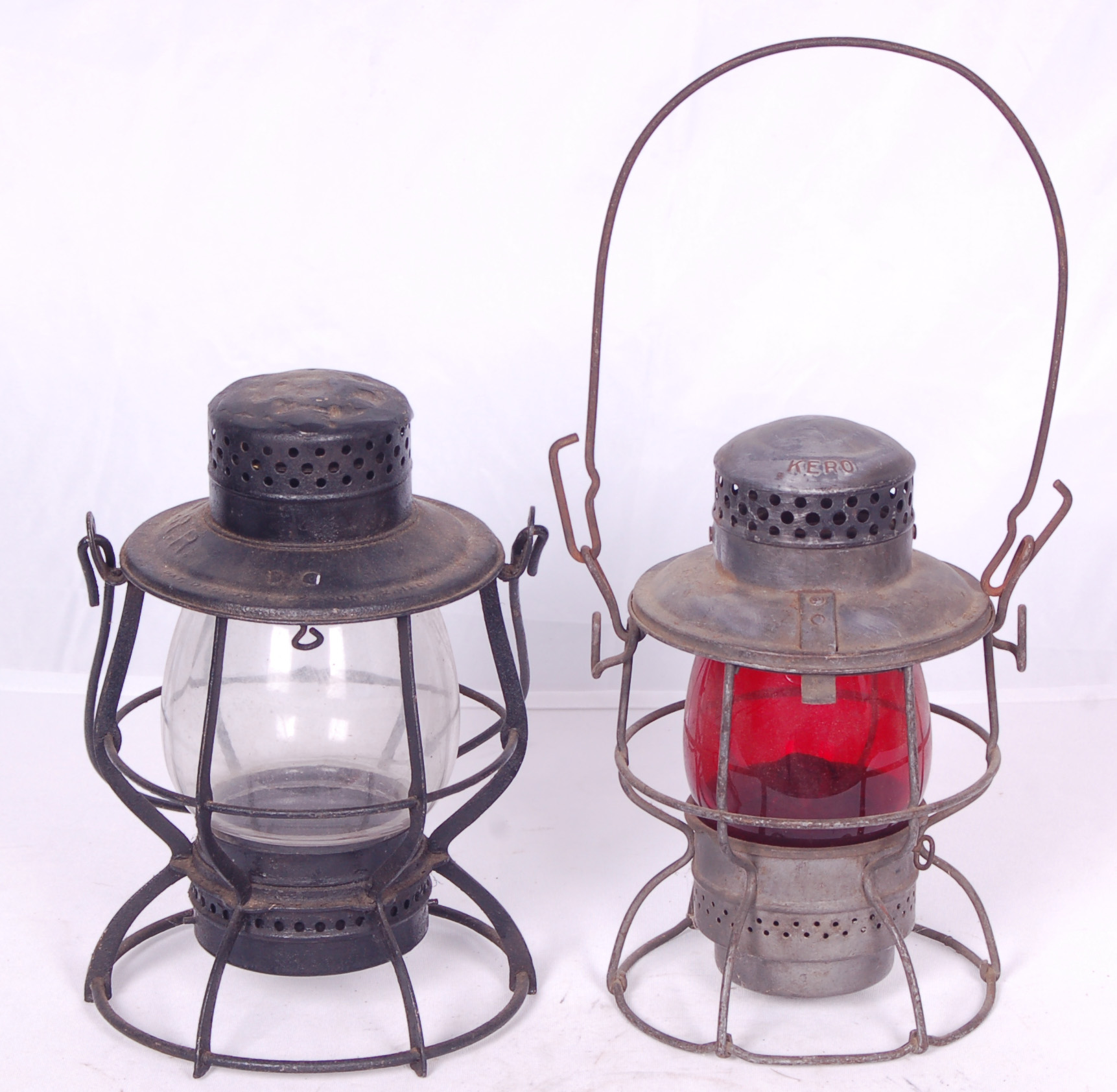 201 - Dietz Vulcan Pennsylvania and Adlake Kero Red Globe Lanterns thumbnail