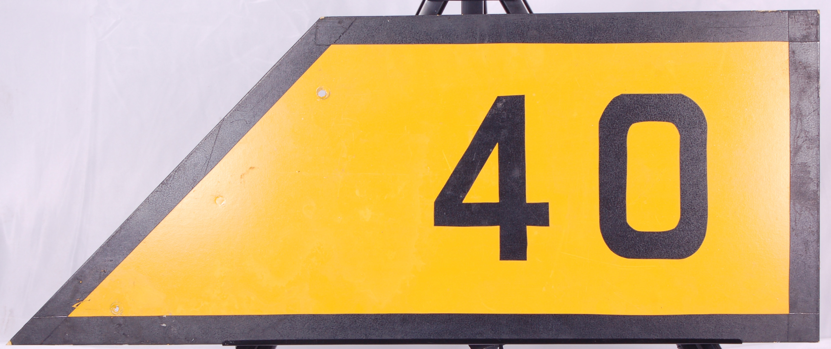 207 - 40 mph freight train speed limit sign - metal - octagonal thumbnail