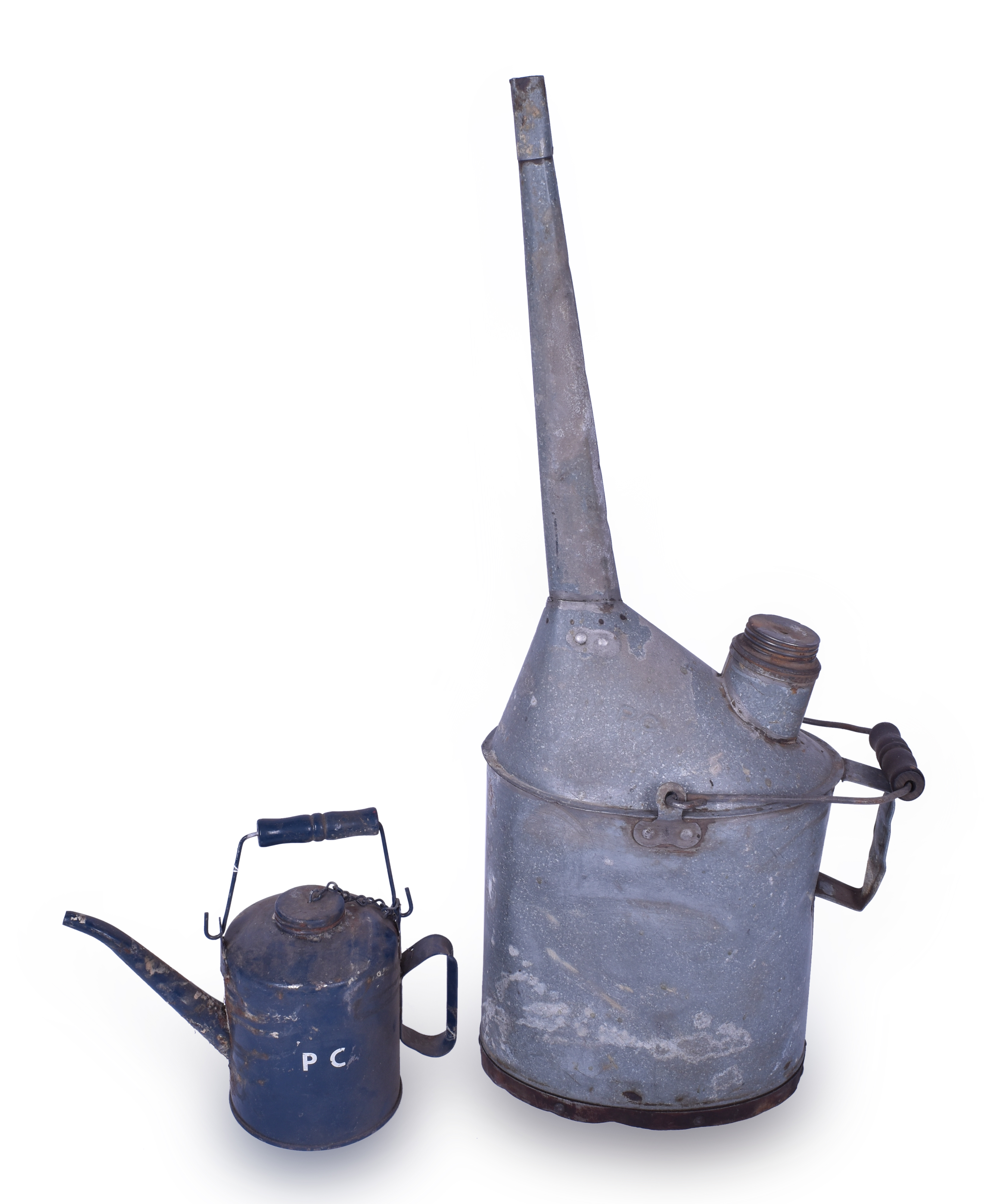23 - Pair of Penn Central Railroad Oil and Water Cans thumbnail