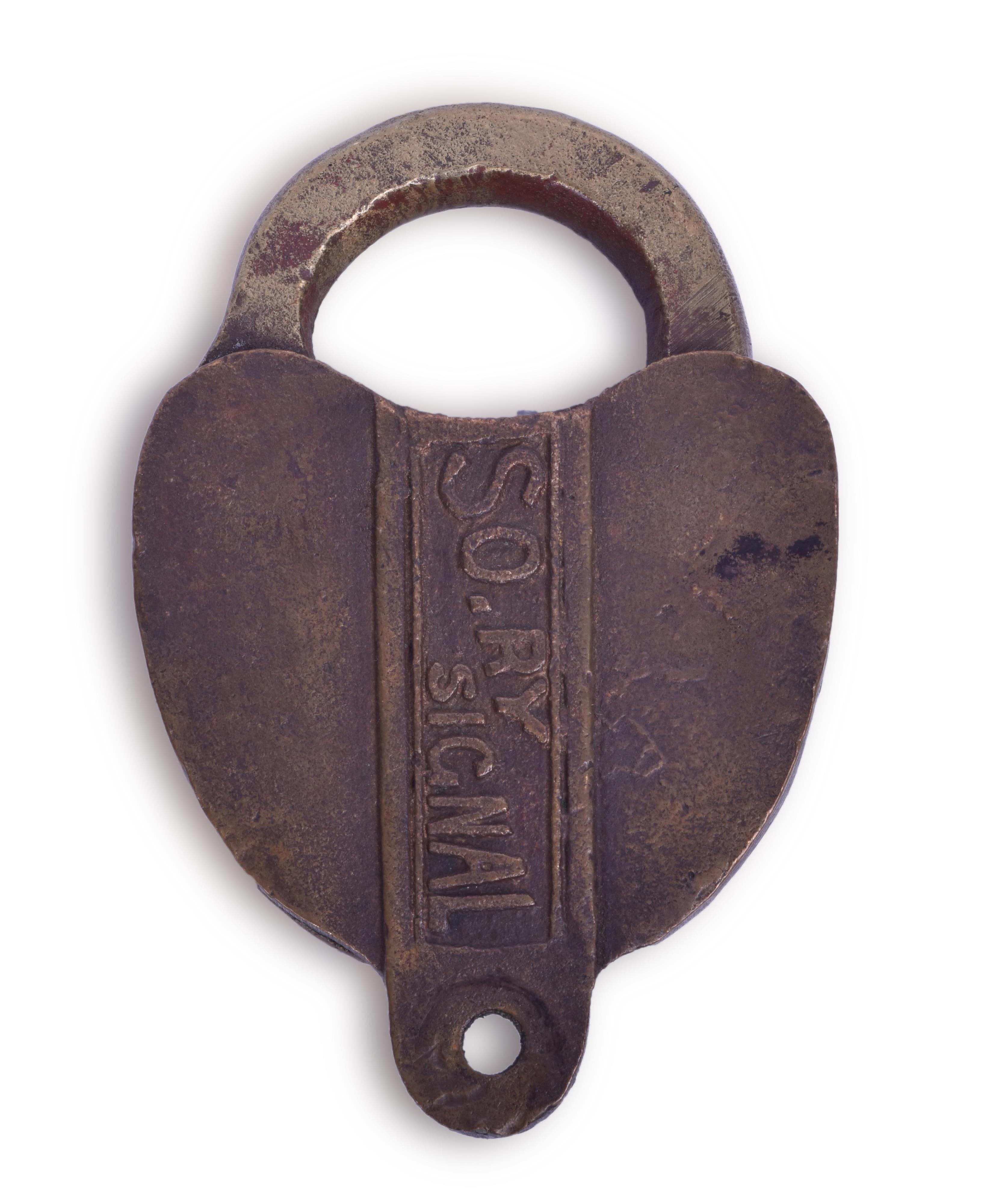 277 - Southern Railway Brass Heart Shaped A&W Signal Lock thumbnail