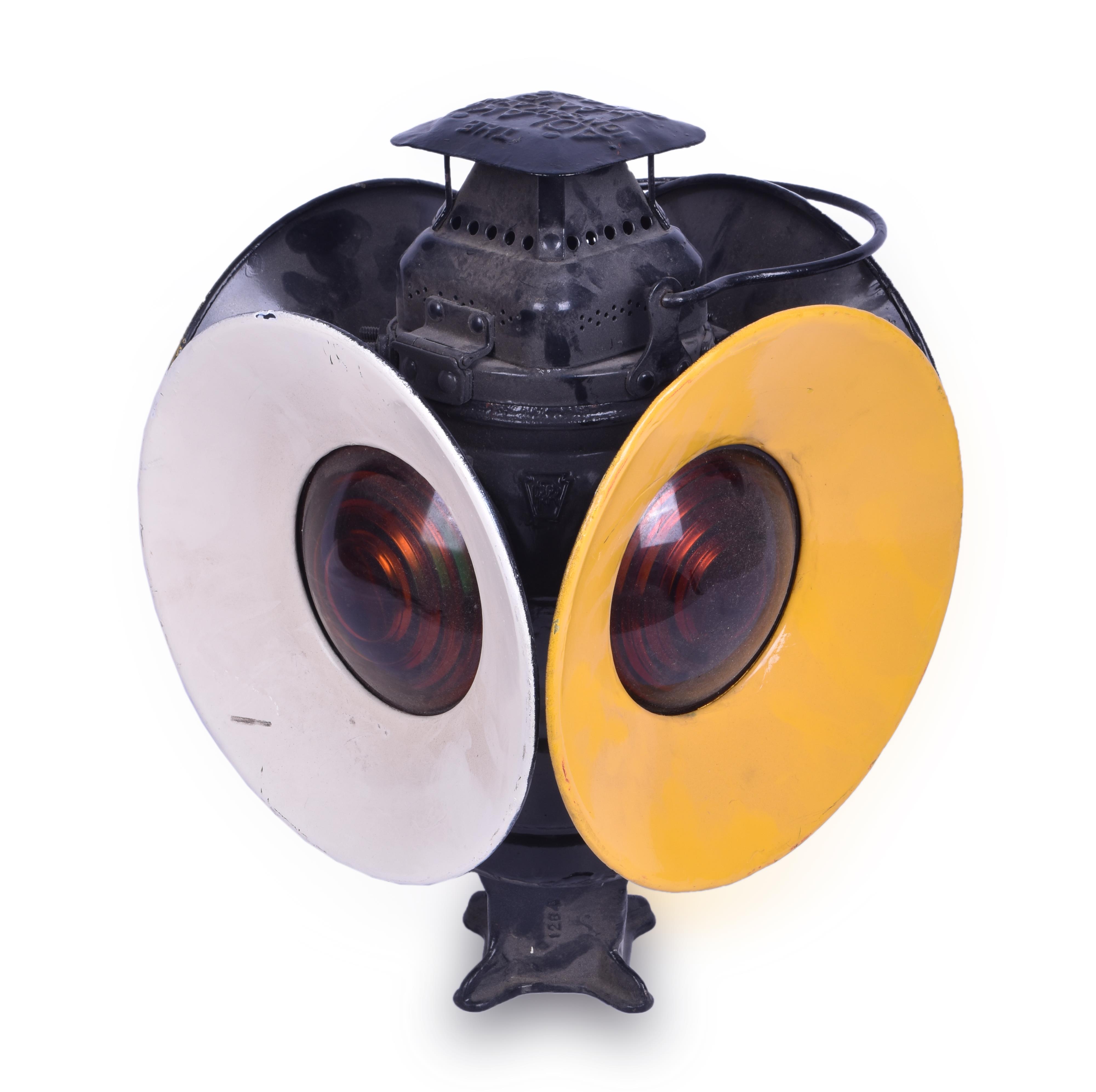 344 - Adlake / Adams & West Lake Pennsylvania Railroad Switch Lantern w/ White & Yellow Day Targets thumbnail