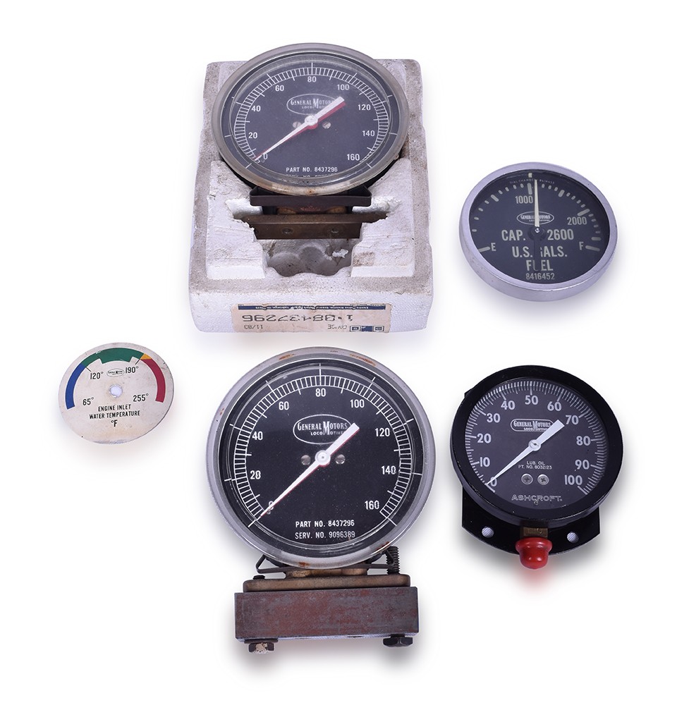 23 - Group of five EMD / Electro-Motive / General Motors Locomotives Marked Gauges thumbnail