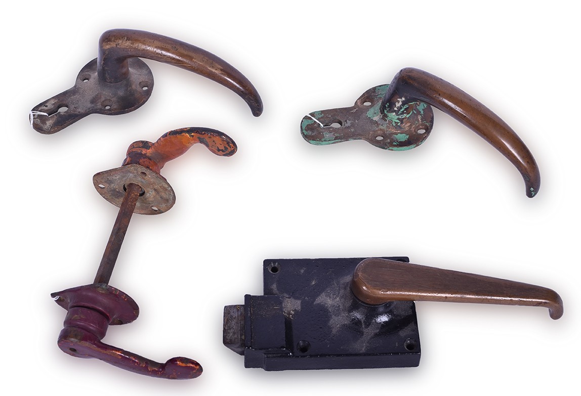 77 - Group of Brass Chicago, South Shore, & South Bend Railroad Door Hardware thumbnail