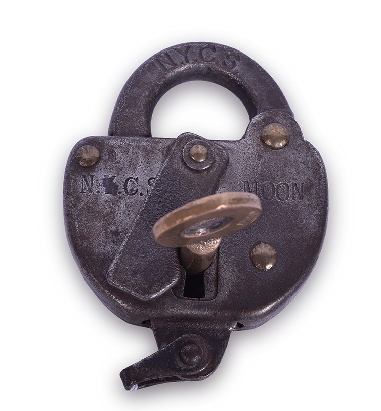 81 - Moon New York Central System Steel Lock w/ Indiana Harbor Belt Adlake Key thumbnail
