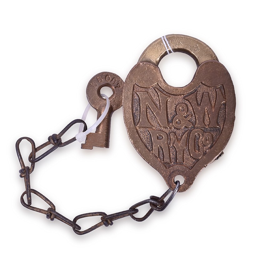 157 - Norfolk and Western Railway Heart Shaped Brass Lock w/ Key thumbnail