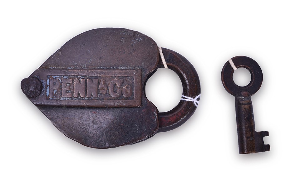165 - Pennsylvania Railroad - Penna Co. Brass Heart Shaped Lock w/ Double Ringed Key thumbnail