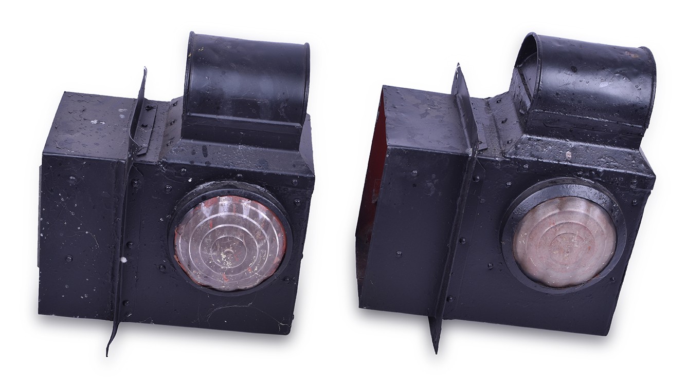 222 - Pair of South African Railways SAR / SAS Marker Lamps thumbnail