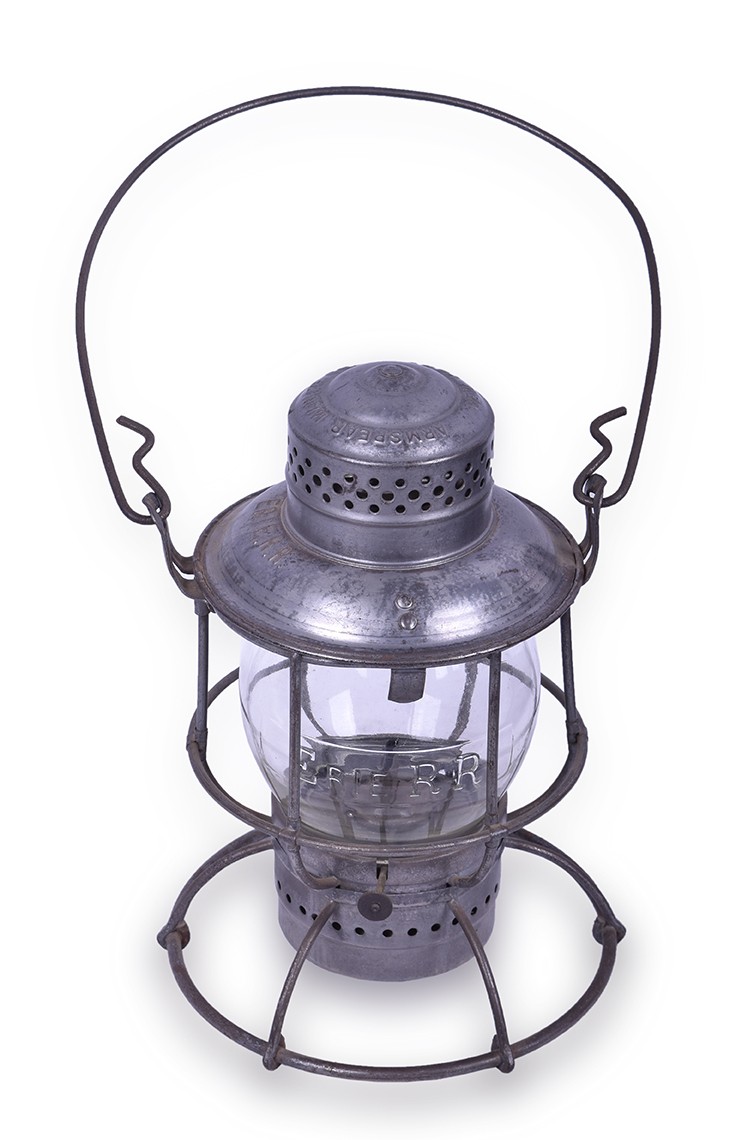 276 - Armspear No.4 Single Guard Erie Railroad Lantern w/ Cast Clear Globe thumbnail