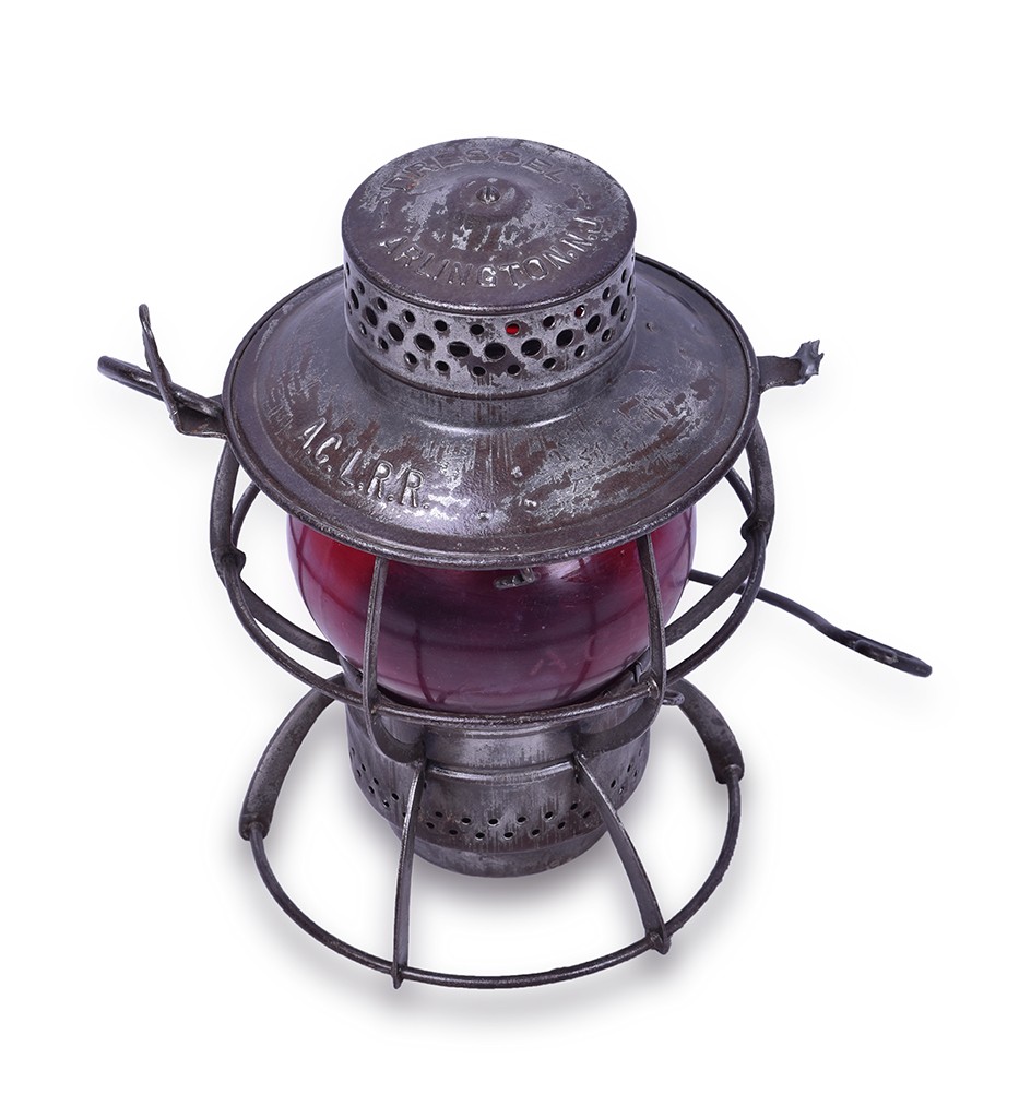 338 - Dressel Atlantic Coast Line Lantern w/ Red Etched Short Globe thumbnail