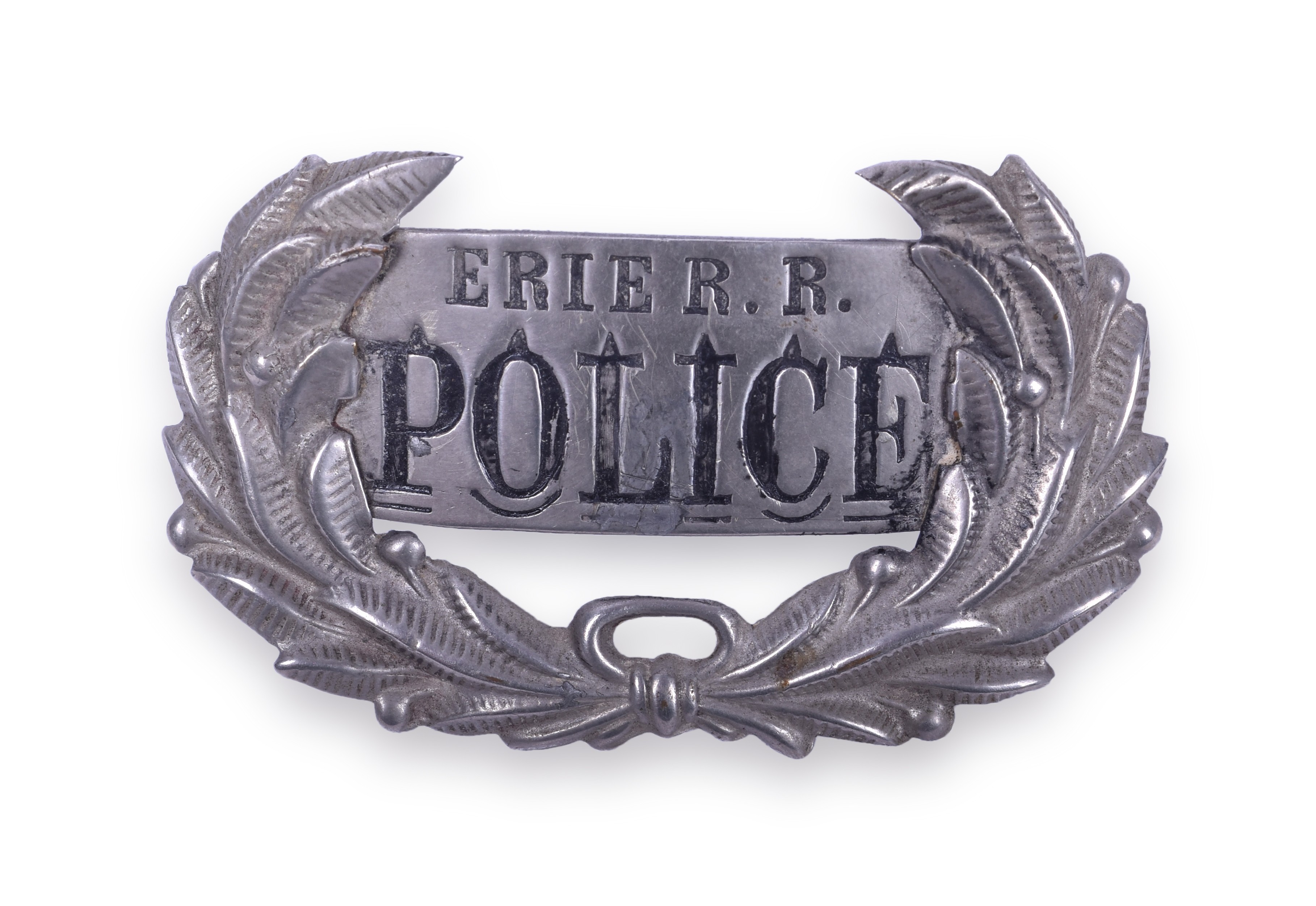 343 - Erie Railroad Police Screw Back Wreath Hat Badge thumbnail