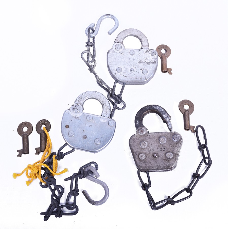 1A - Three Variations of Burlington Northern Railroad Locks w/ Keys thumbnail