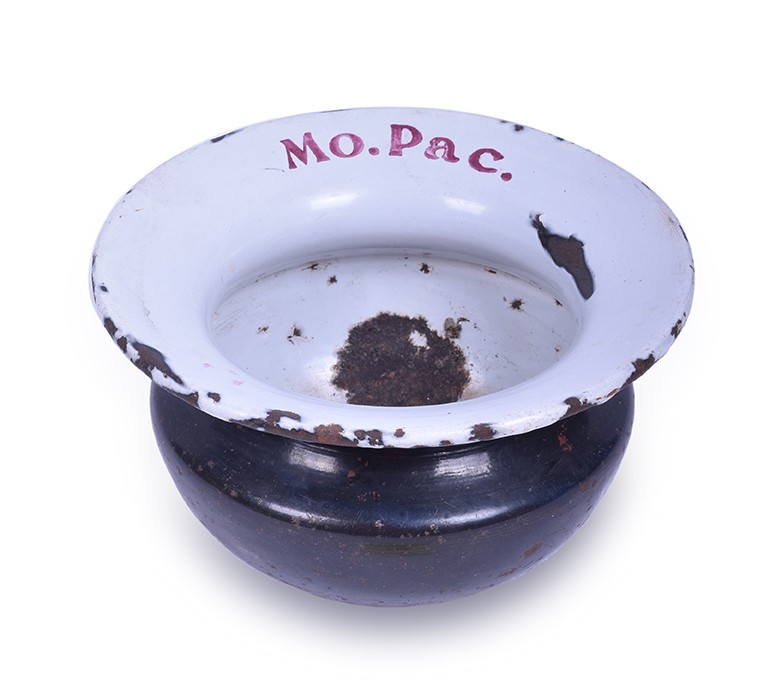 43 - Missouri Pacific Railroad Porcelain Spitoon thumbnail