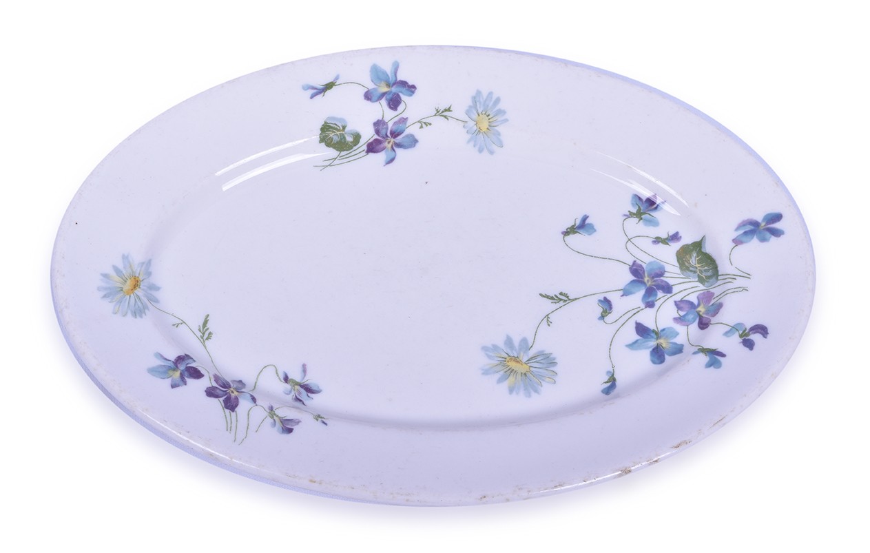 125 - Syracuse CB&Q Violets and Daisies 10 1/2