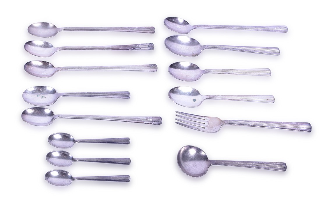 170 - Fourteen Pieces of California Zephyr International Silver Silverware thumbnail